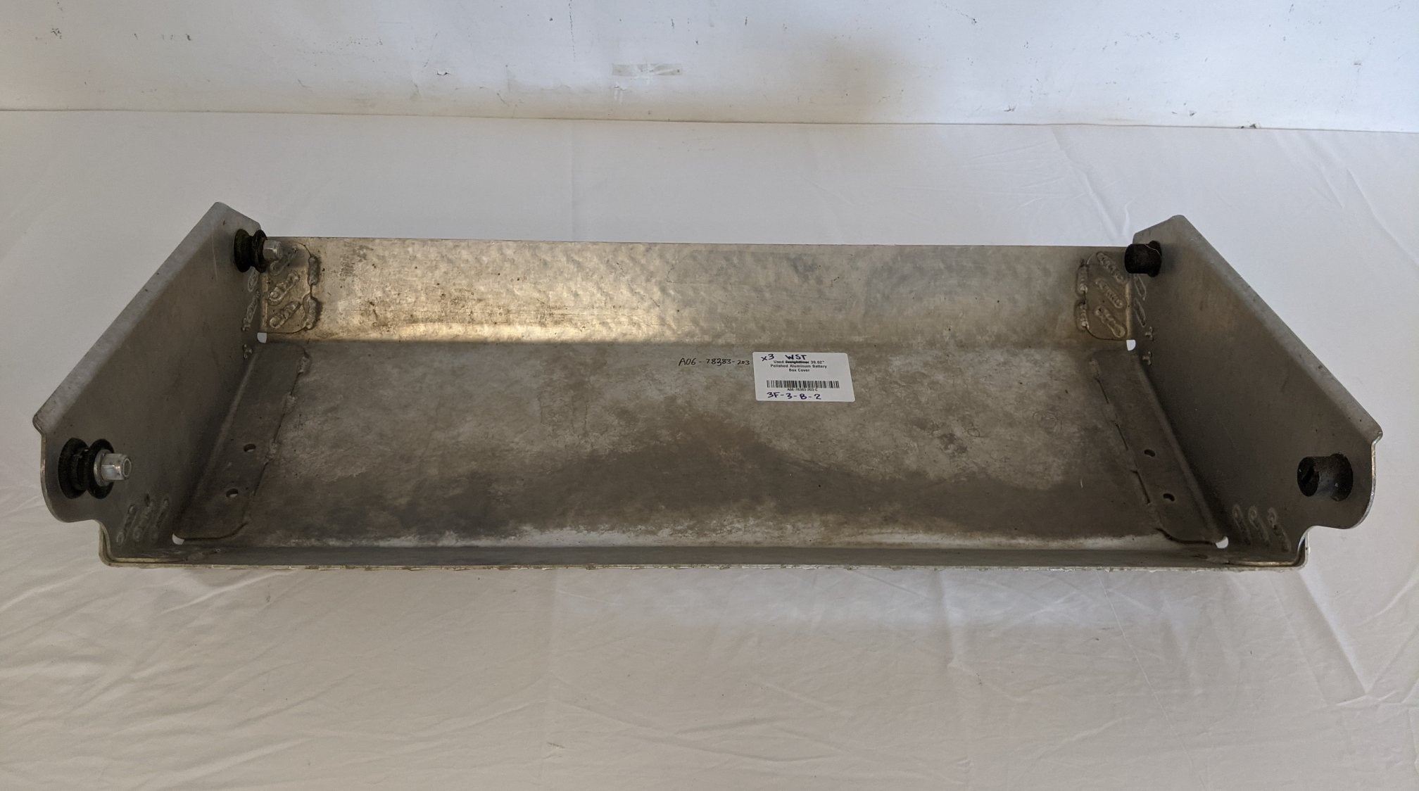 Used Western Star 39.62" Polished Aluminum Battery Box Cover - P/N A06-78383-203 (9123740614972)