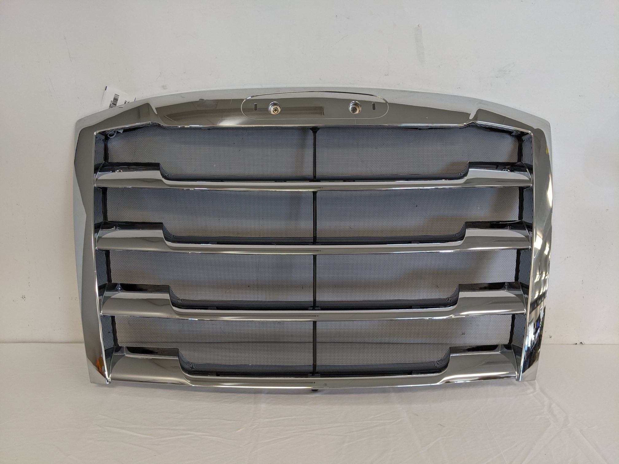 *Ripped Screen* Freightliner Cascadia P4 Chrome Grille - P/N A17-20832-016 (9208991318332)