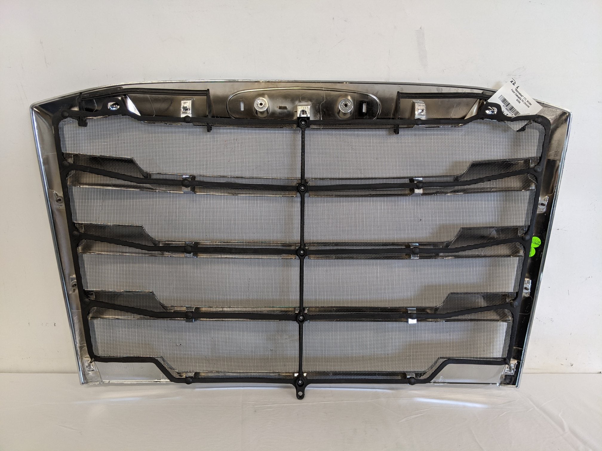 *Blemished* FTL Winter Front Cascadia P4 Chrome Grille - P/N A17-20832-017 (9208973459772)