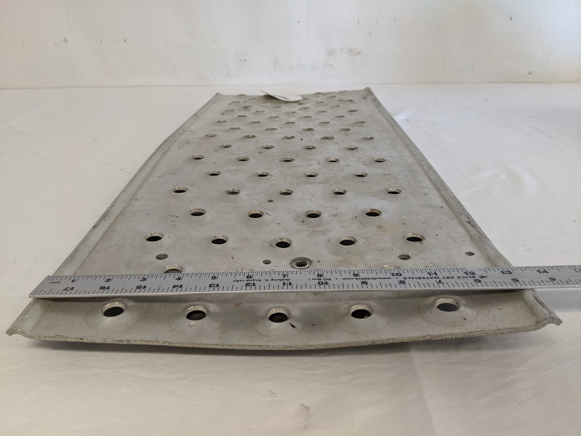 *Bent* Freightliner 33 ½" x 13 ¾" One Piece Deck Plate - P/N  22-69103-000 (9119283642684)