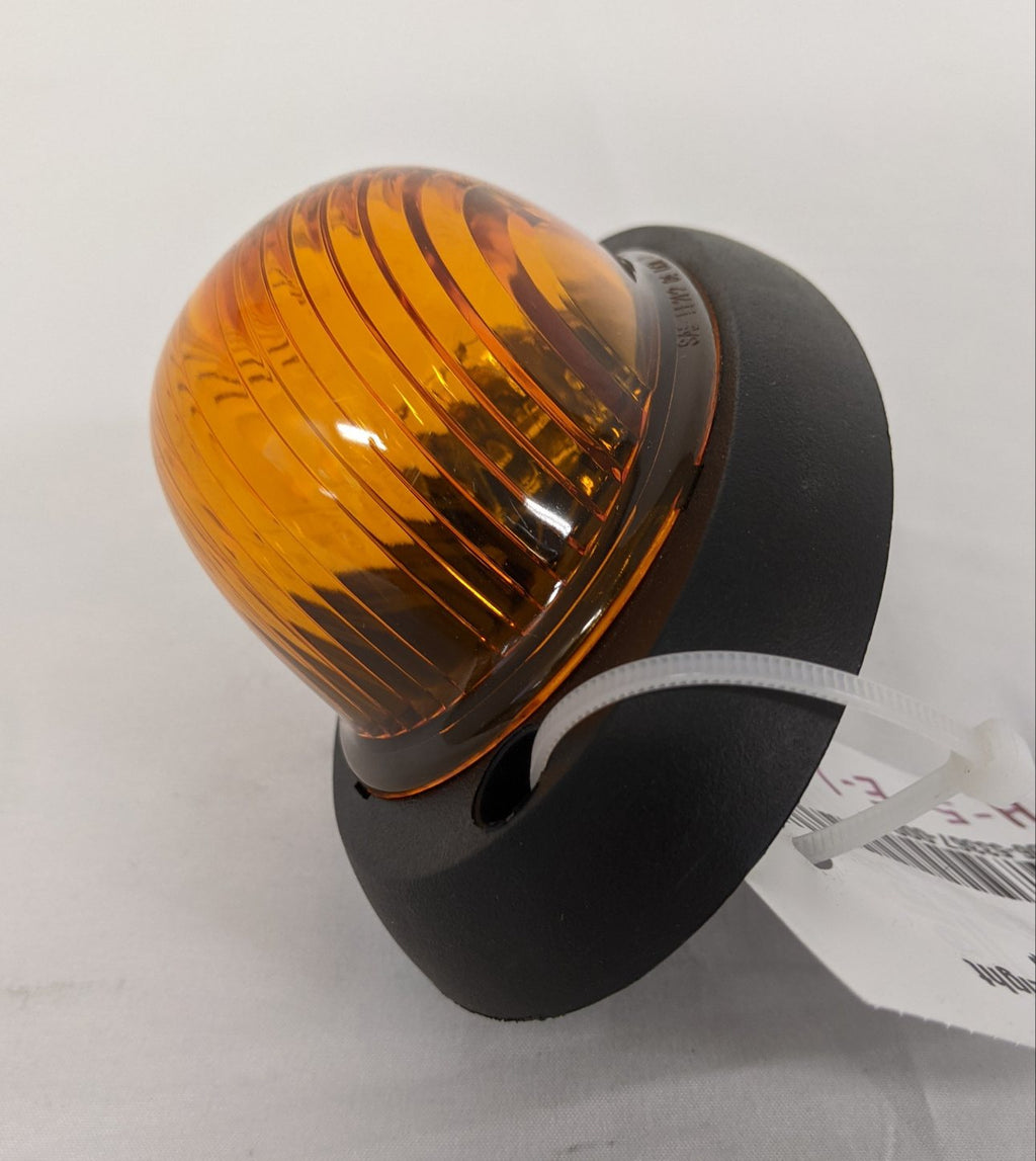 Pair Of Front Turn Signal Marker Lamps For Toyota Hilux RN20 Pickup (1973–1978) – Orange, Left & Right