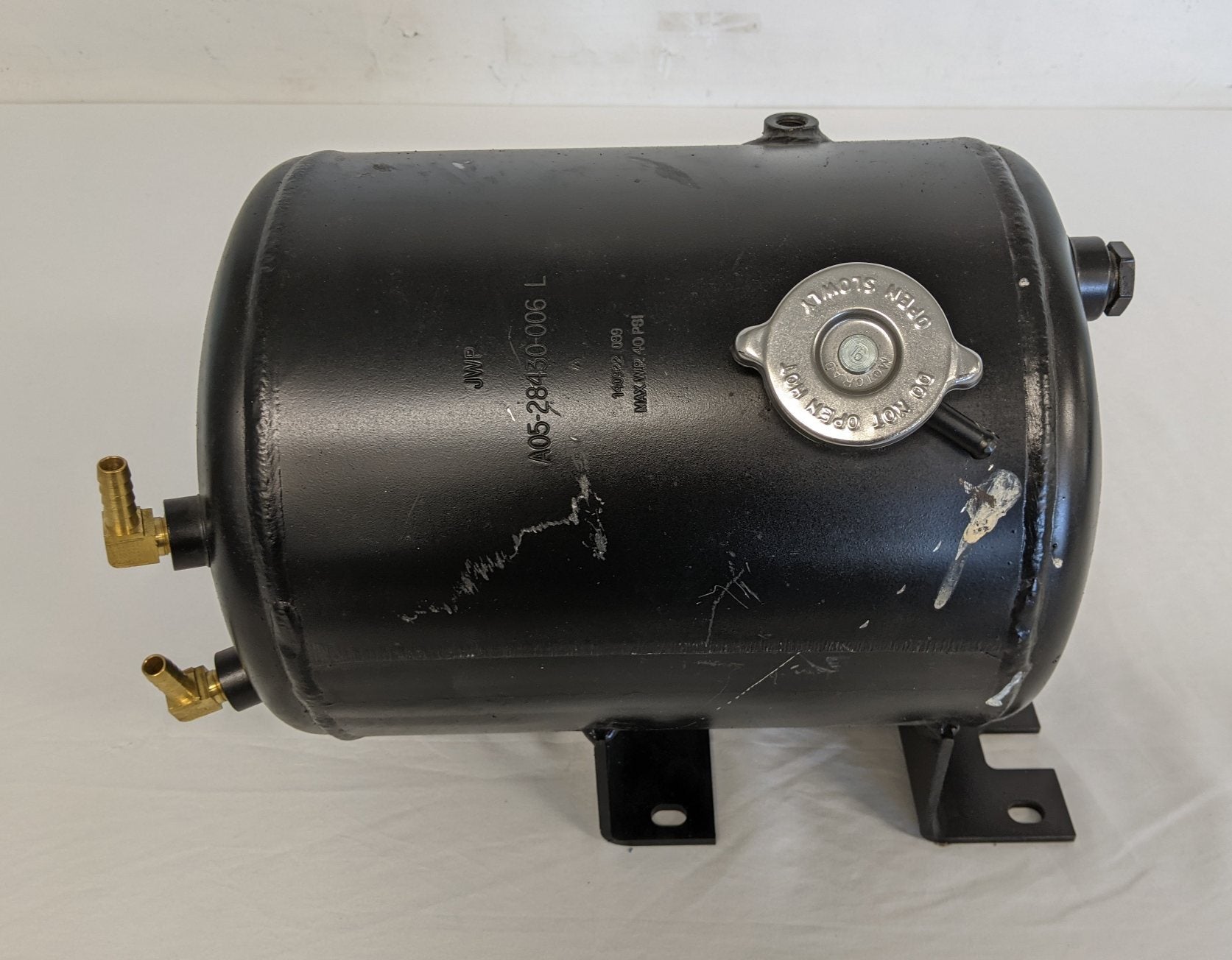 Western Star LH 3.57 Gallon Firewall Surge Tank - P/N A05-28430-006 / 000 (4990194090070)