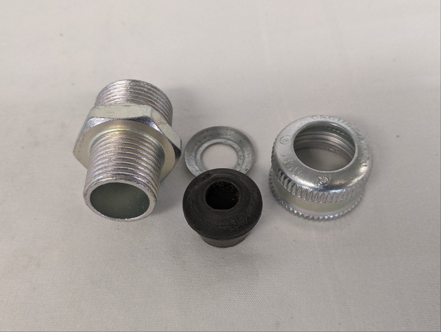 Eaton 1/2" CrouseHinds Series CGB Cable Gland Fitting P/N CGB193