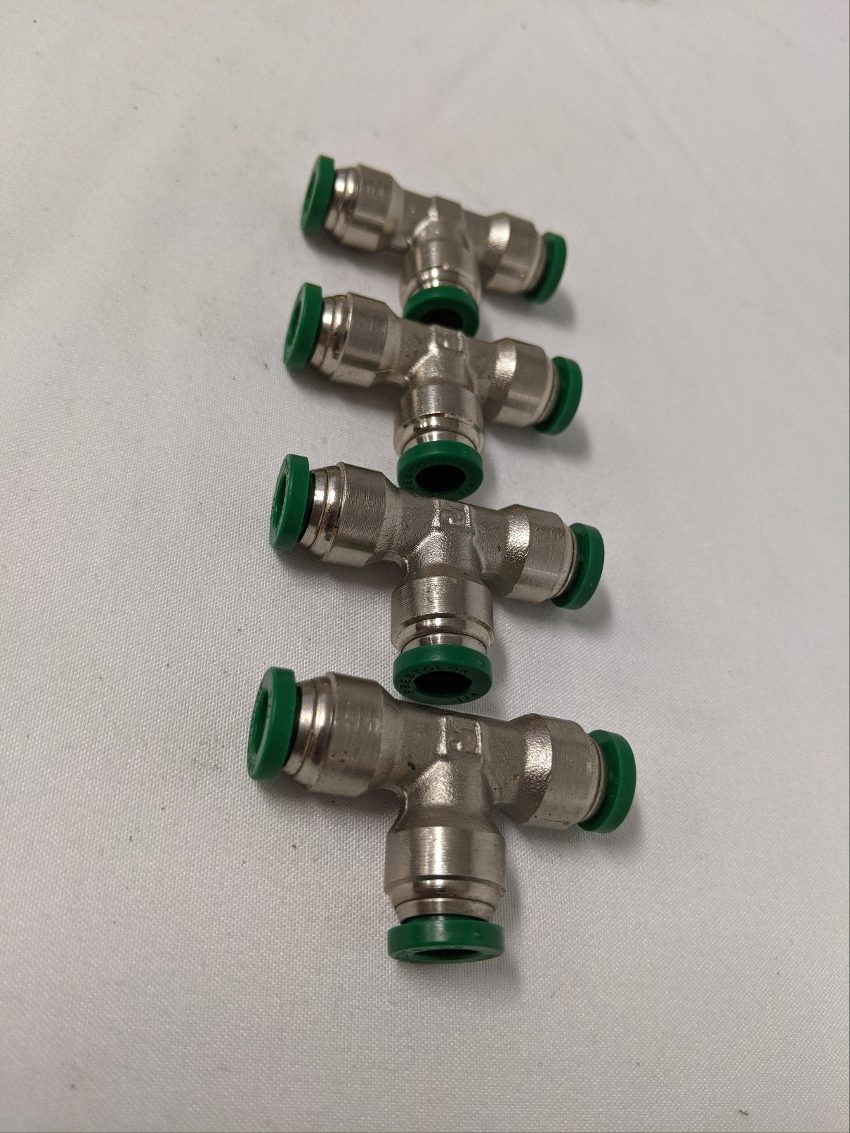 *Lot of 4* Parker ¼" Push to Connect (PTC) Union Tee Fitting - P/N 23-12092-001 (9192897904956)