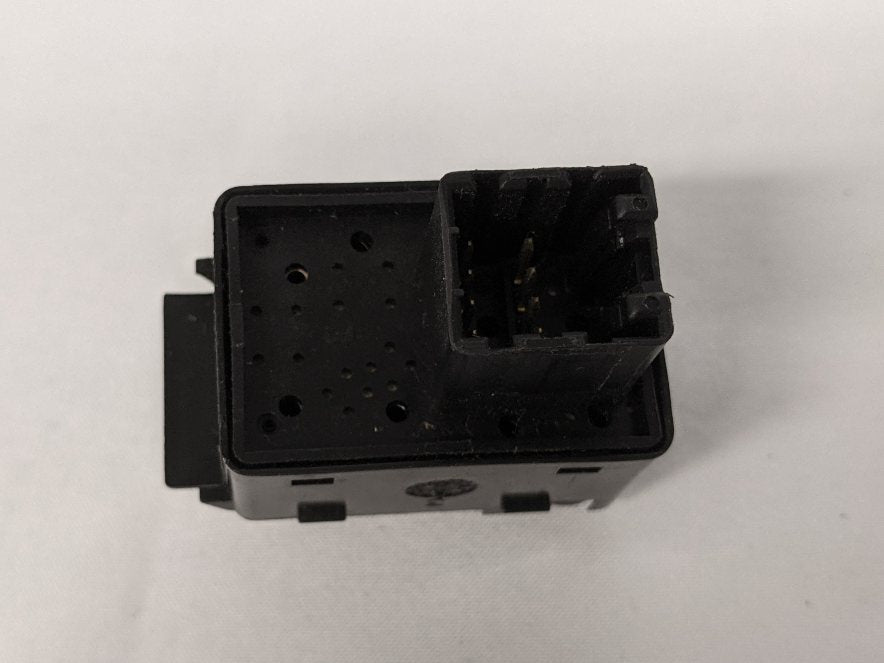 Pollak Power Mirror Switch & Bezel - P/N  POL 34 103PF & 18-32263-000 (9191216644412)