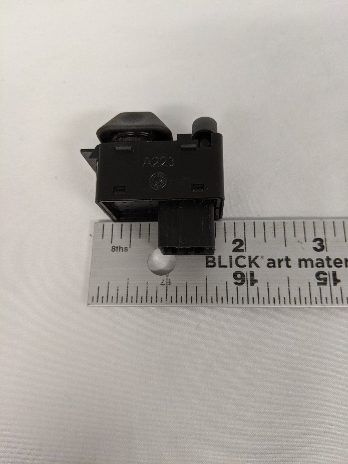 Freightliner Columbia Power Mirror Remote Control Switch - P/N POL 34