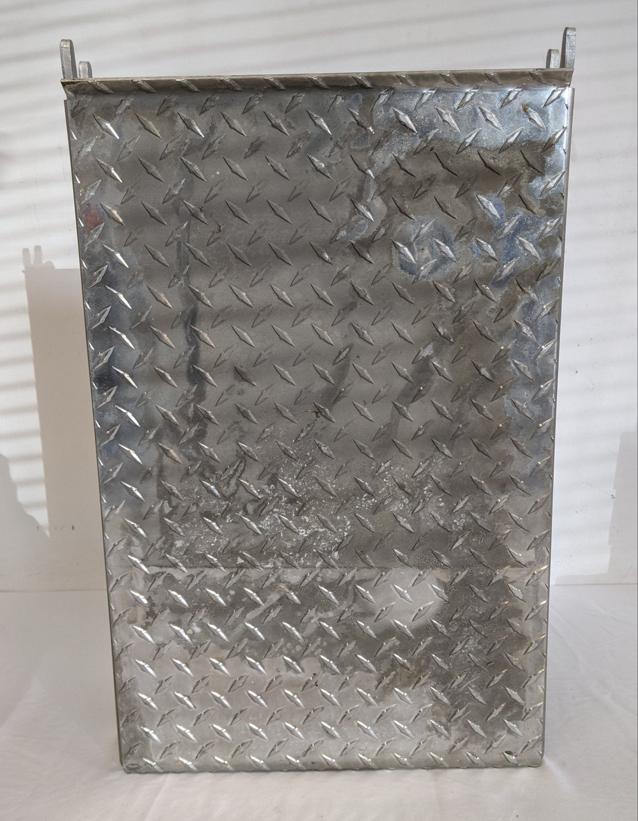 Used FTL Plain Diamond Plate No Step 3 Battery Box Cover - P/N A06-61816-006 (9211341537596)