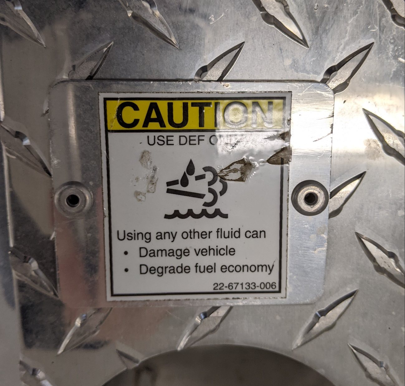 Used Western Star VOC Dia. Plate POL 13 Gal DEF Tank Cover P/N A04-35434-103 (9239713743164)