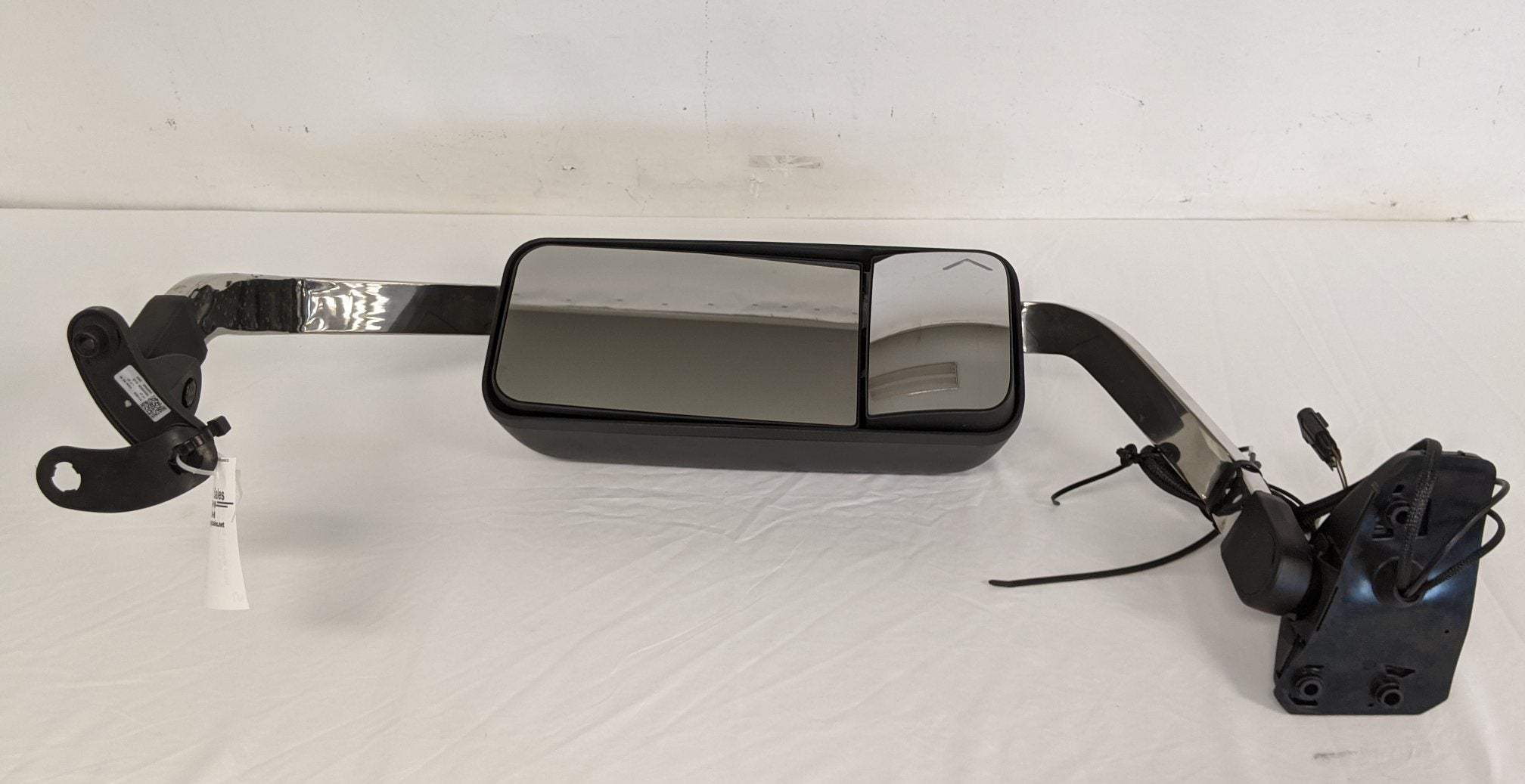 Western Star 47X, 49X, 57X RH Outer Mirror - P/N A22-78779-017 (9232343073084)