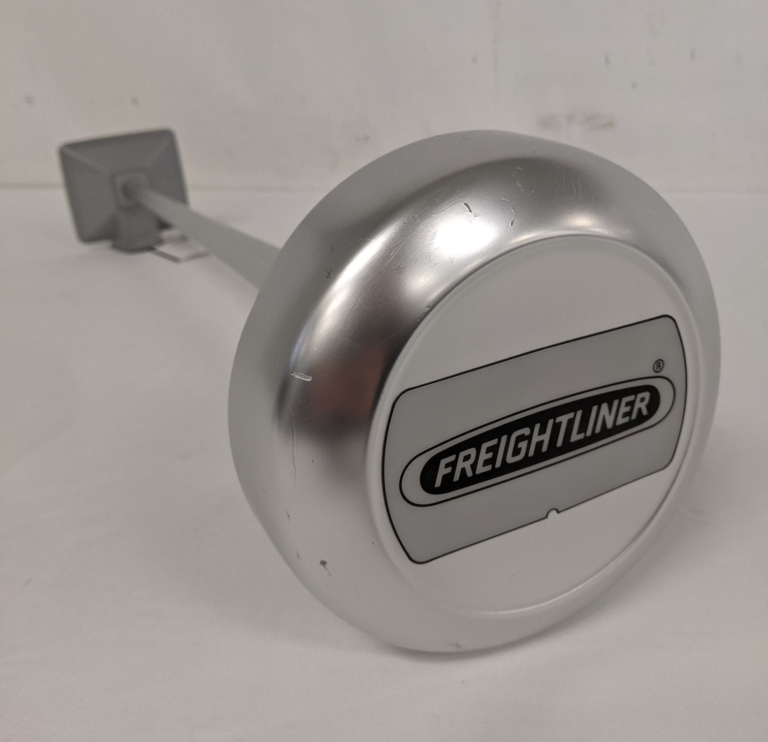 Freightliner 29" Bright Round Air Horn w/ Logo - P/N 22-58126-000 (9241837109564)