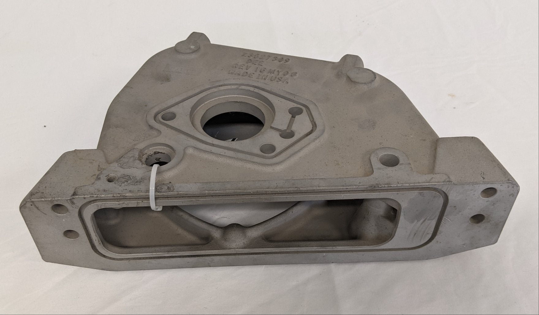 Detroit S60 14L EPA07 Drive Gear Camshaft Cover - P/N DDE 23527309 (9643705106748)