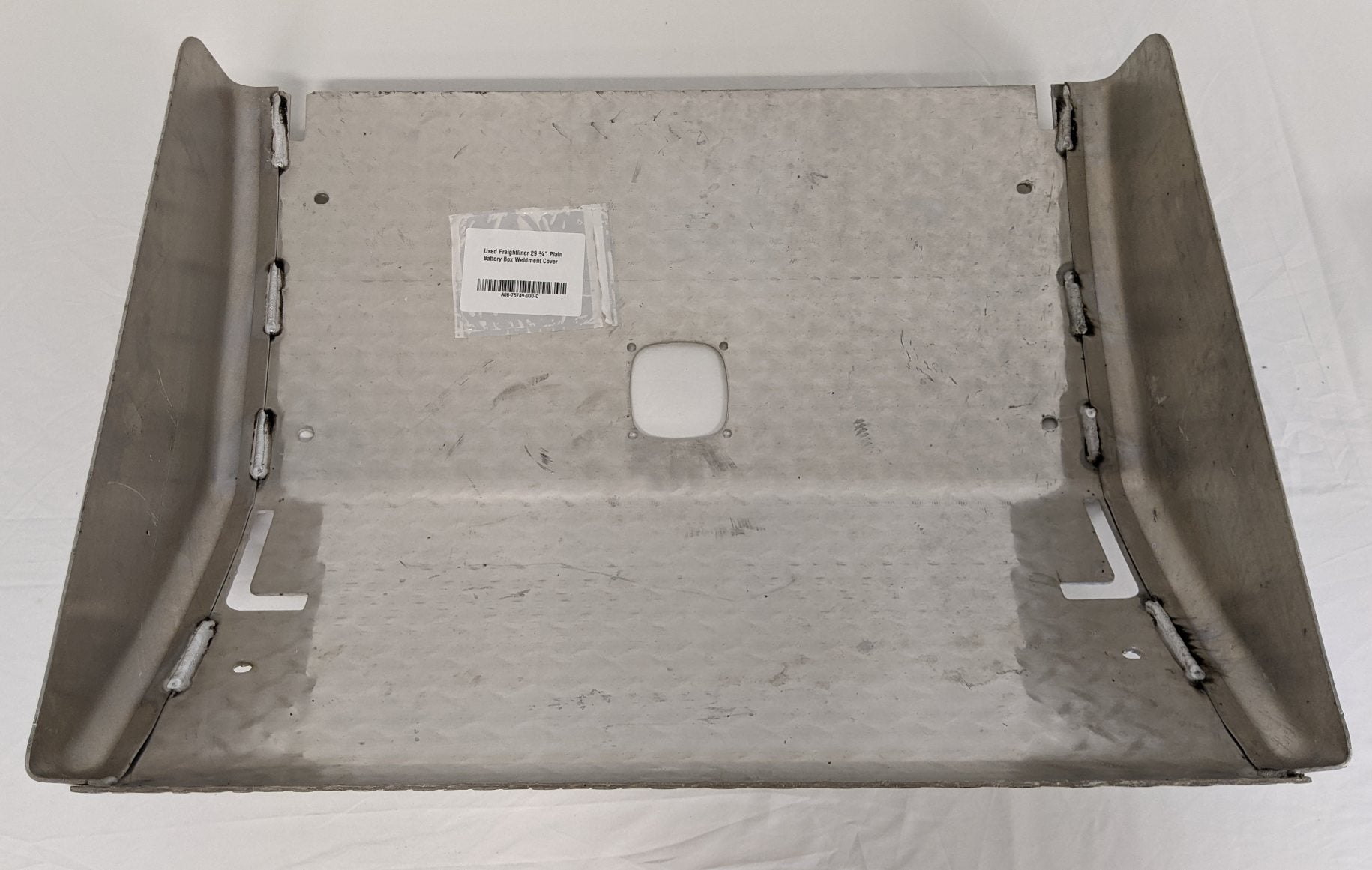 Used Freightliner 29 ¾" Plain Battery Box Weldment Cover - P/N A06-75749-000 (9239719772476)