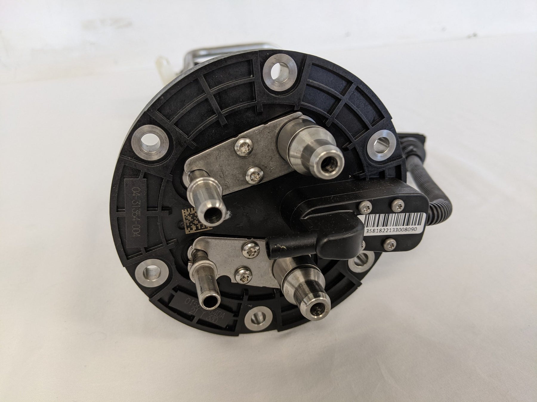 Freightliner OEM Cummins 6 Bolt DEF Tank SSI Header - P/N 04-31354-004