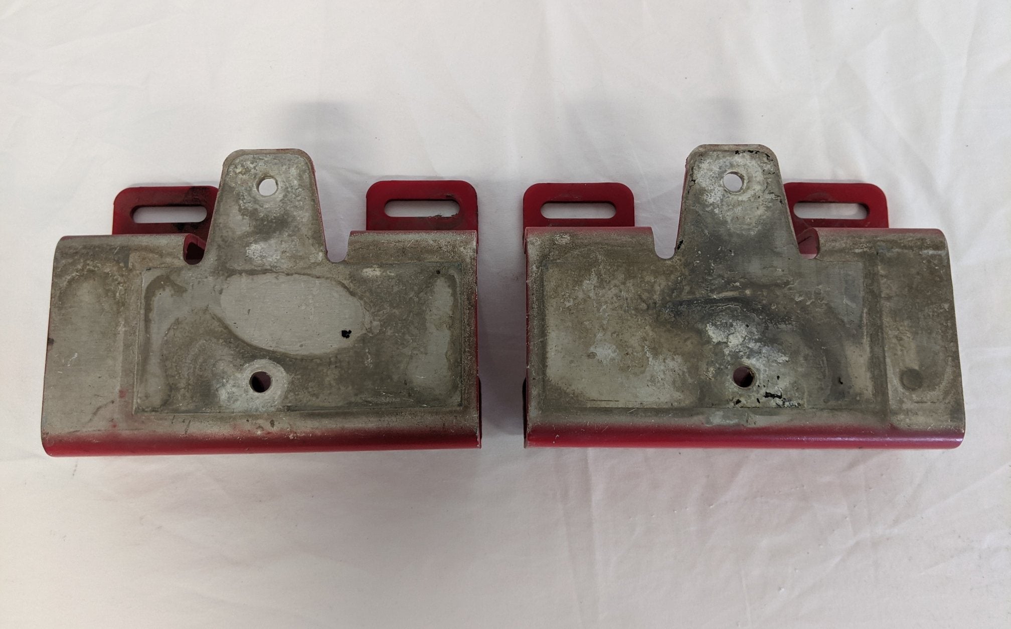 *Lot of 2* Used Freightliner Columbia EXT Sunvisor Side Bracket - 22-51054-000 (9344001540412)