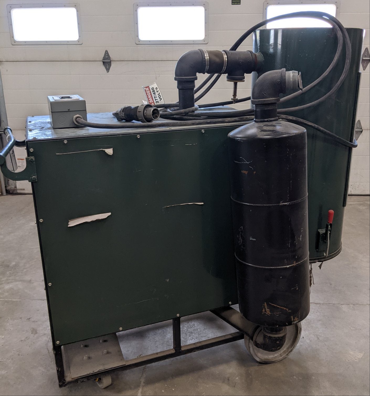 Used Acro Wand 600 Series Industrial Portable Vacuum (9386177134908)