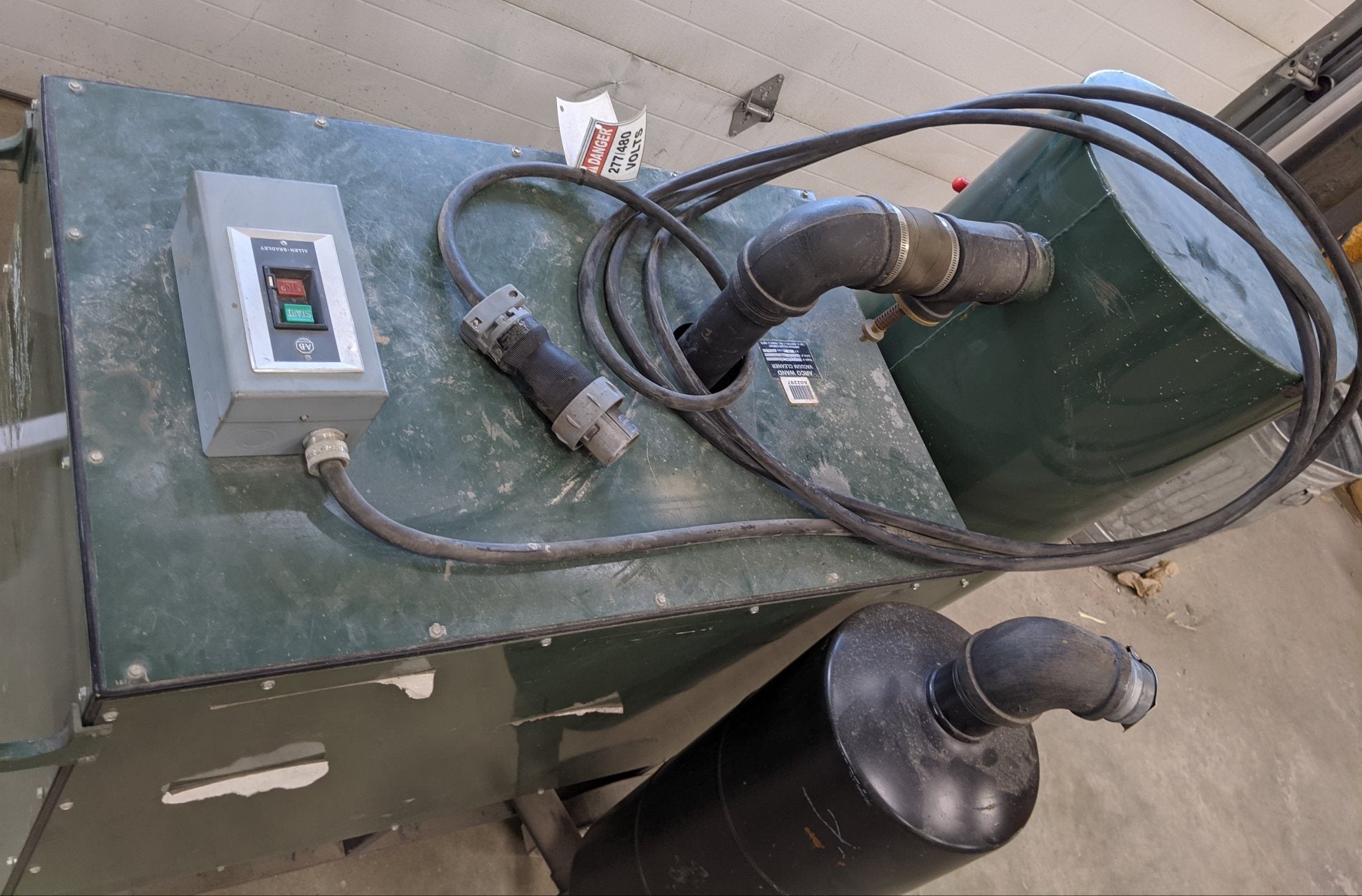 Used Acro Wand 600 Series Industrial Portable Vacuum (9386177134908)