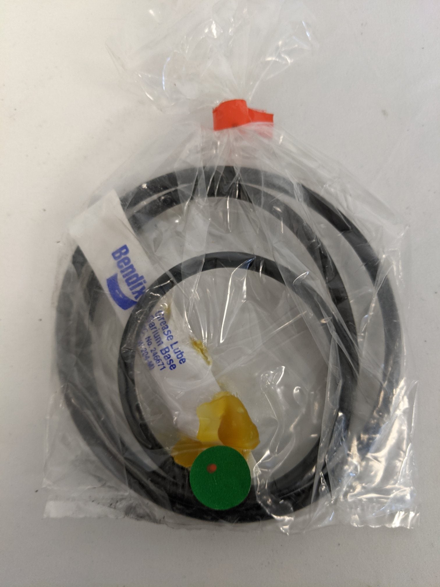 Bendix Air Drier Desiccant Cartridge Kit w/ Drain Valves - BW 107796