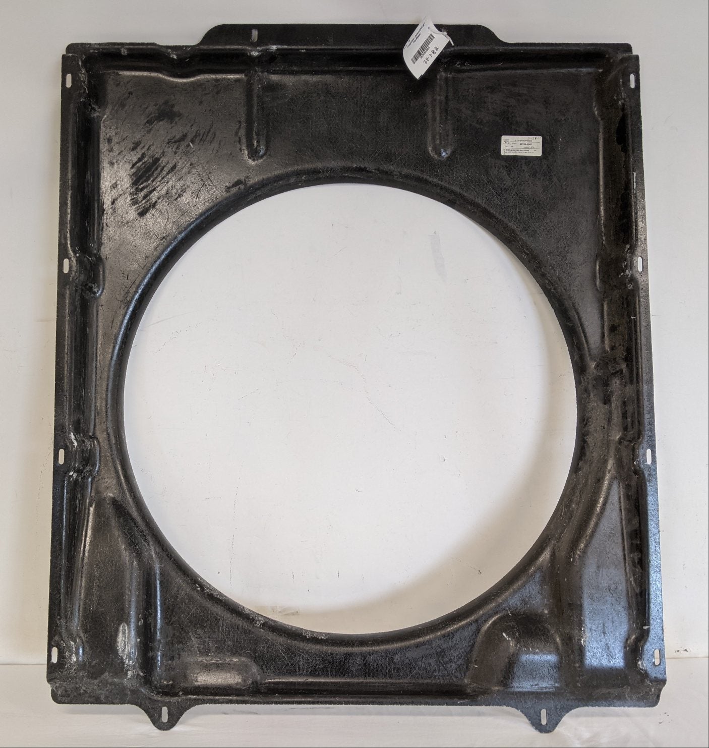 Freightliner Detroit DD15 32" Fan Shroud - P/N 05-29795-000 (9389929005372)