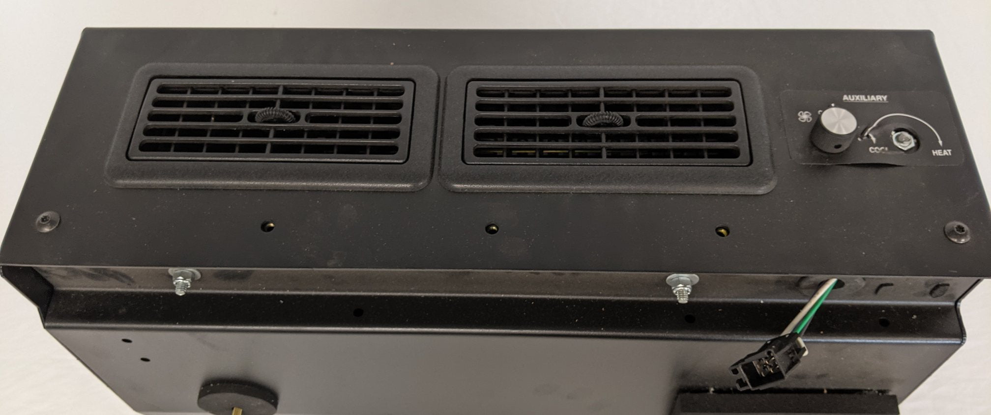 Damaged RedDOT Freightliner M2 Floor Mounted HVAC Auxiliary - P/N A22-59312-000 (9401055052092)