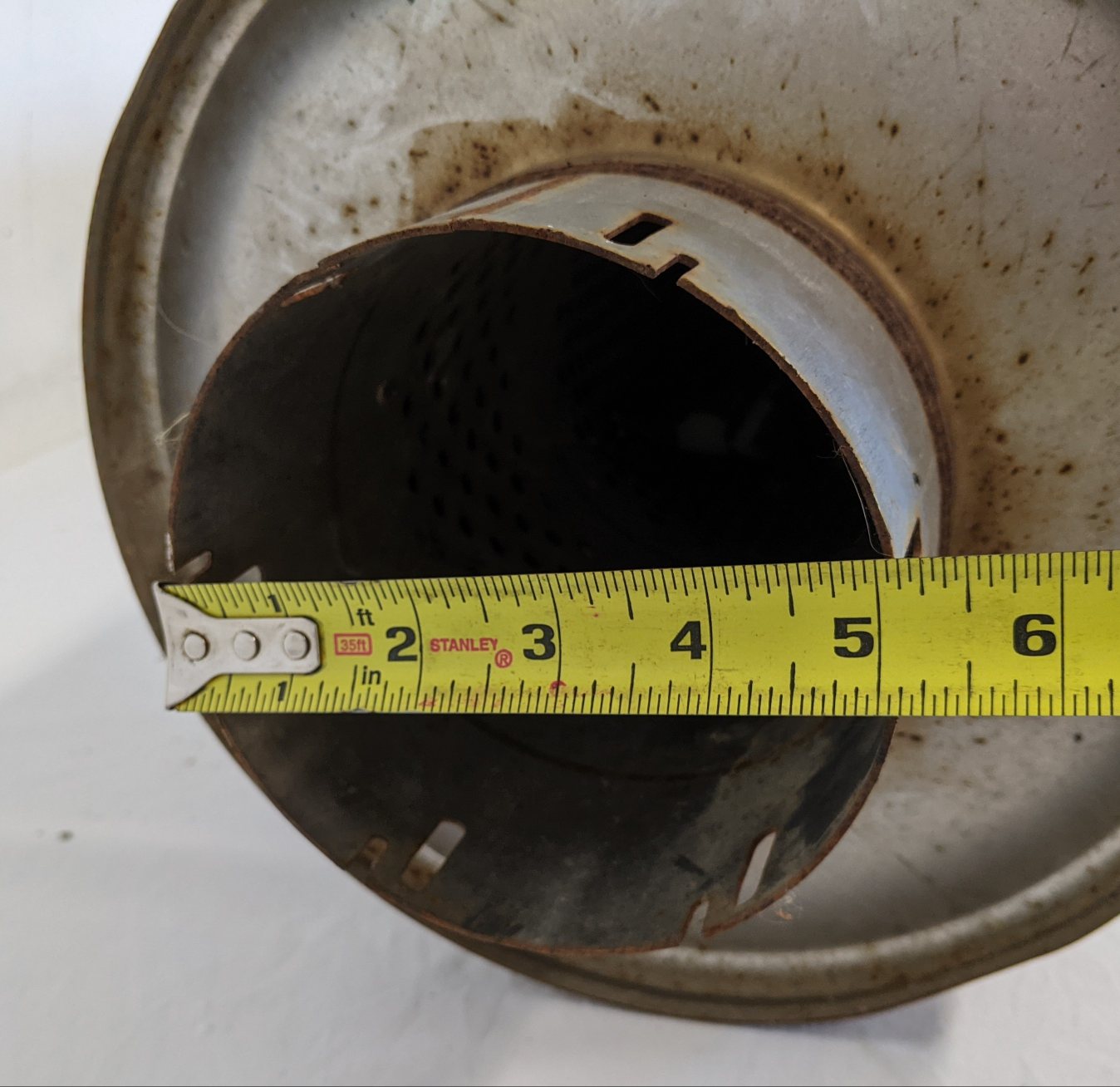 Donaldson MFM11 0867 Fixed Spout Muffler 04-19698-000 Dented