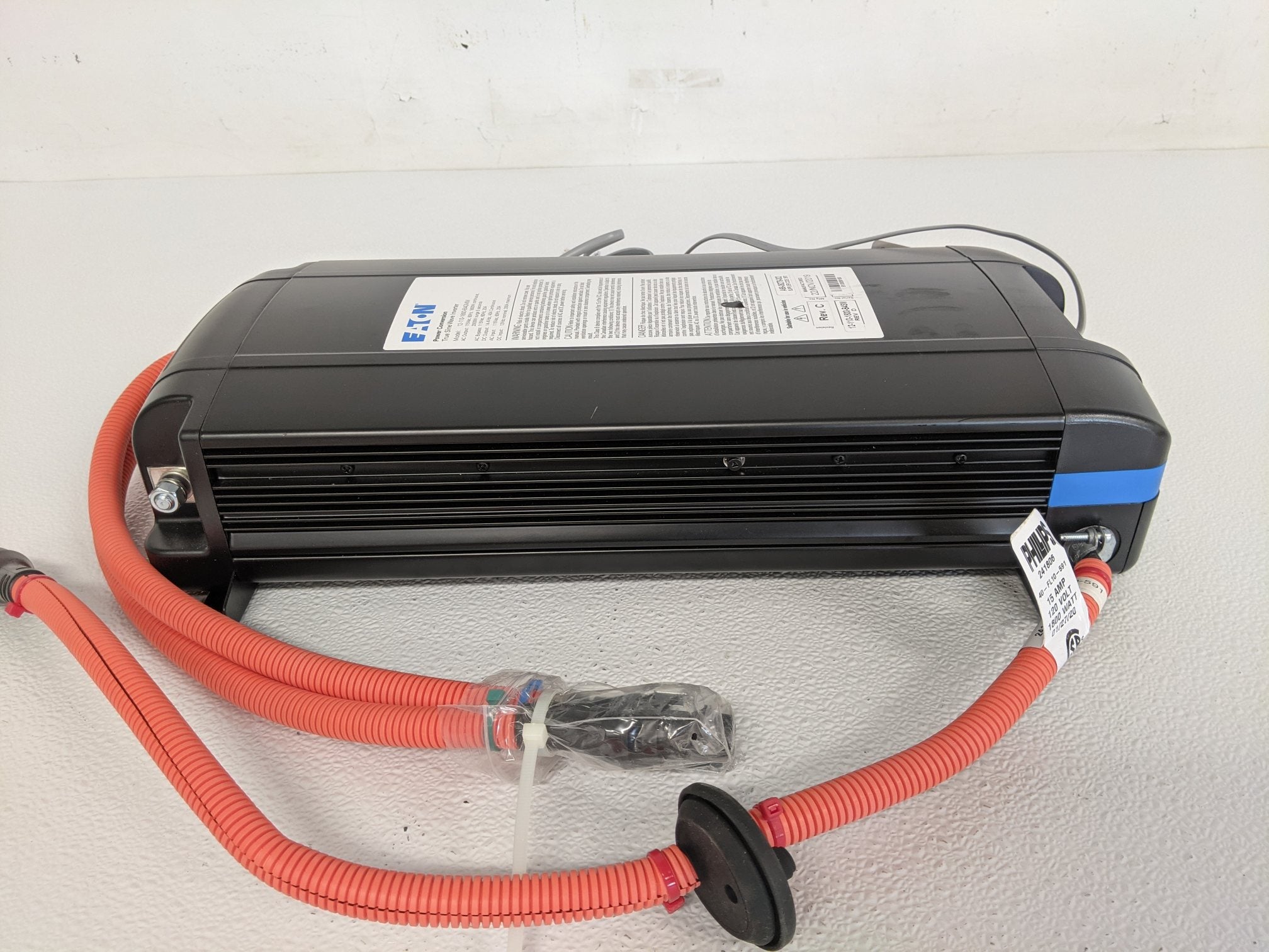 Damaged Eaton 11.8 V 1800W Charge Inverter - P/N A66-06279-002 (9422045741372)