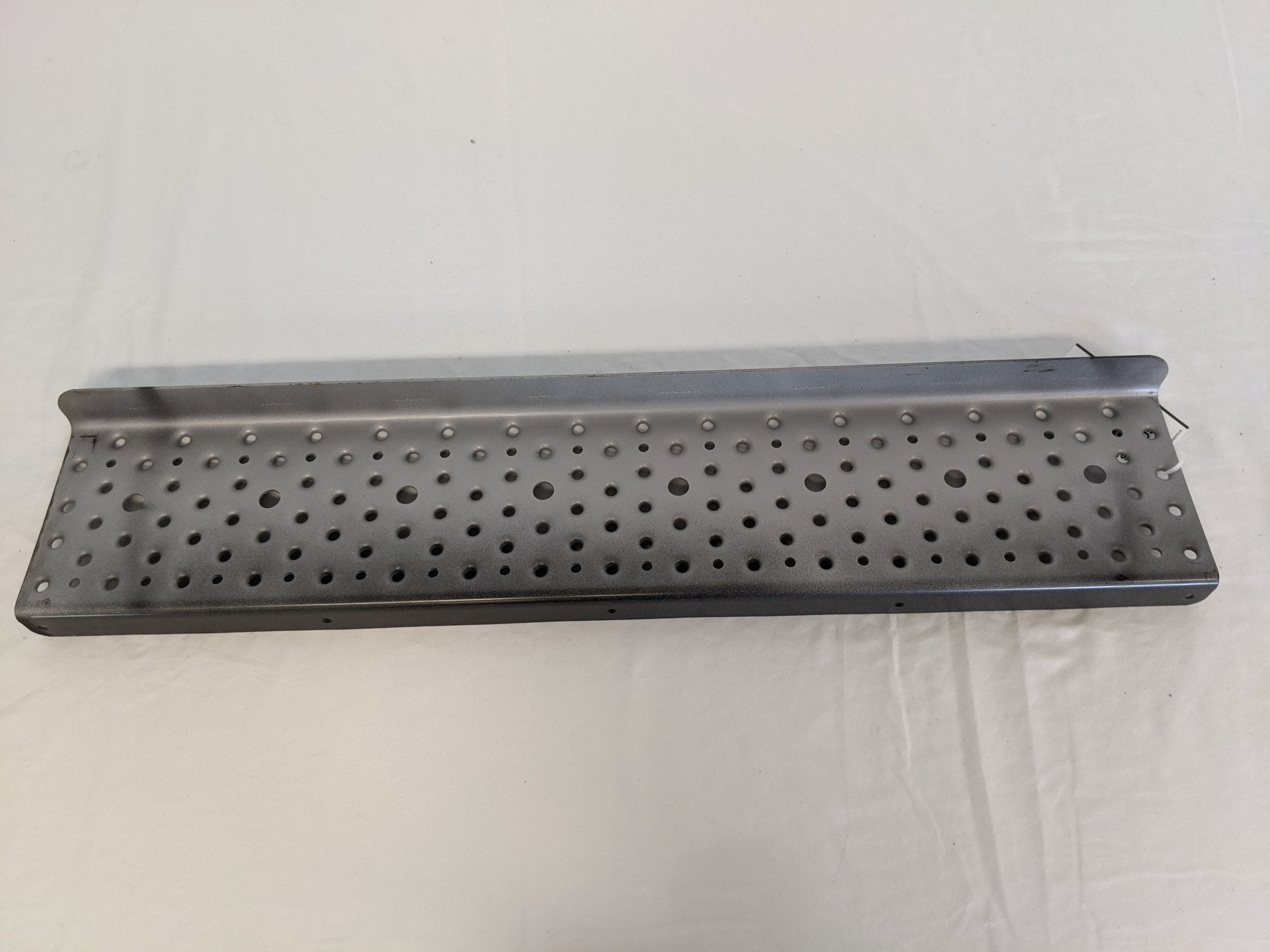 Freightliner 32 ½" x 6 ¼" Painted Argent Silver Steel Step - P/N 22-52438-008 (9112212406588)