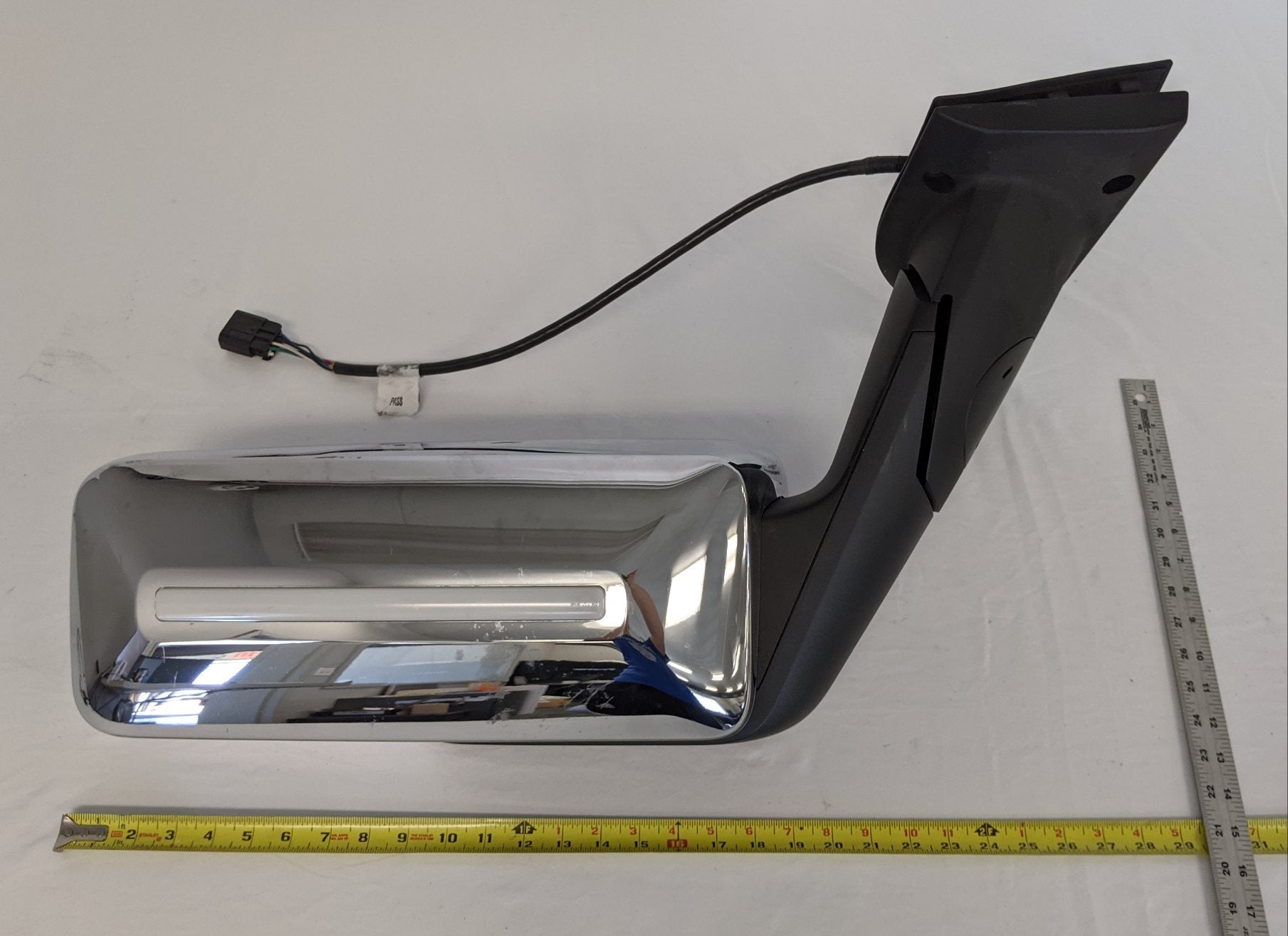 Used Freightliner P4 Right Hand Drive RH Mirror Assembly - P/N: A22-78612-001 (9448408744252)