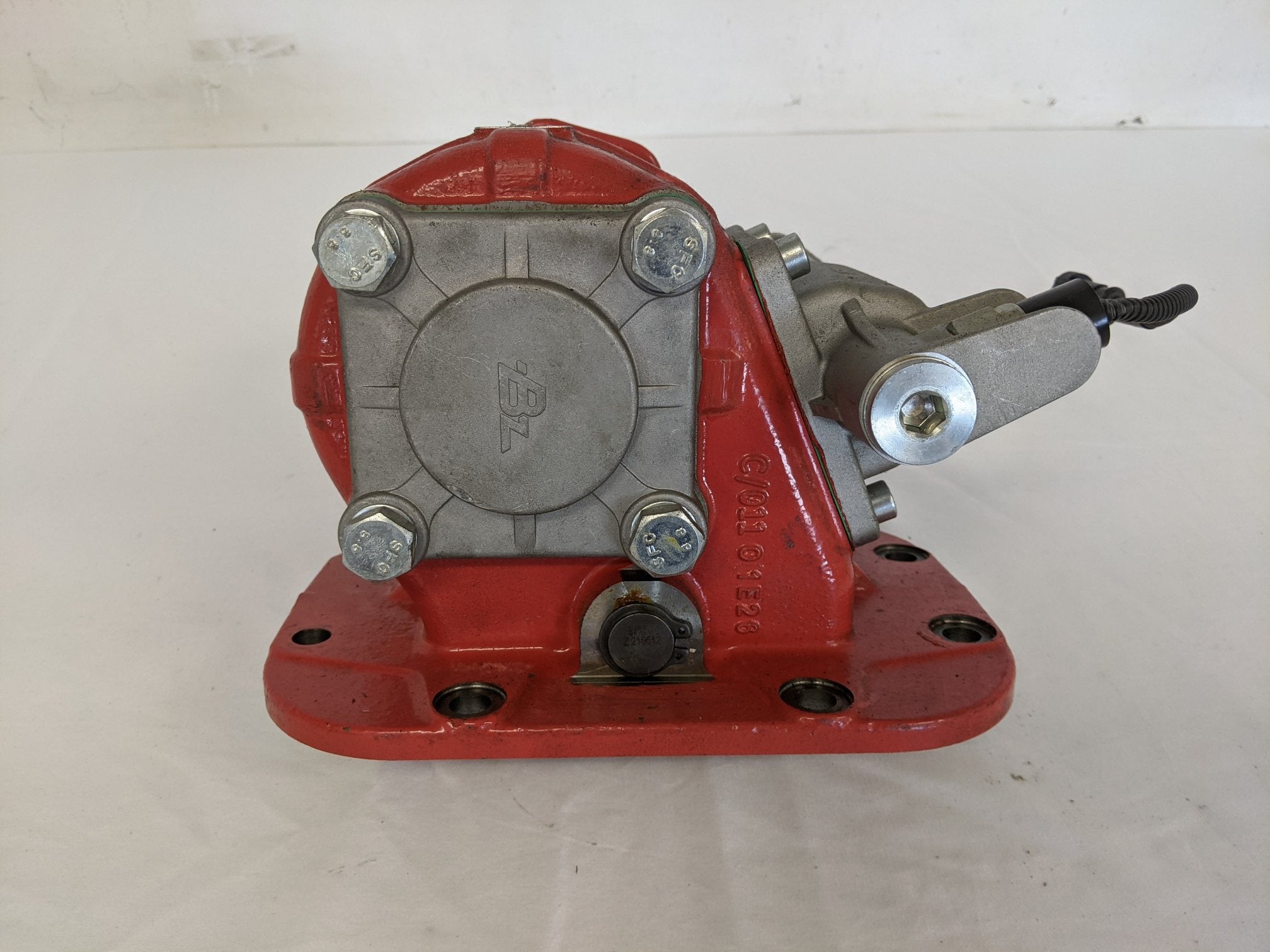 Used Bezares 8 Bolt Deep Mount B Ratio 75 Gear PTO - P/N  PT2010XBN751RA (9452081316156)