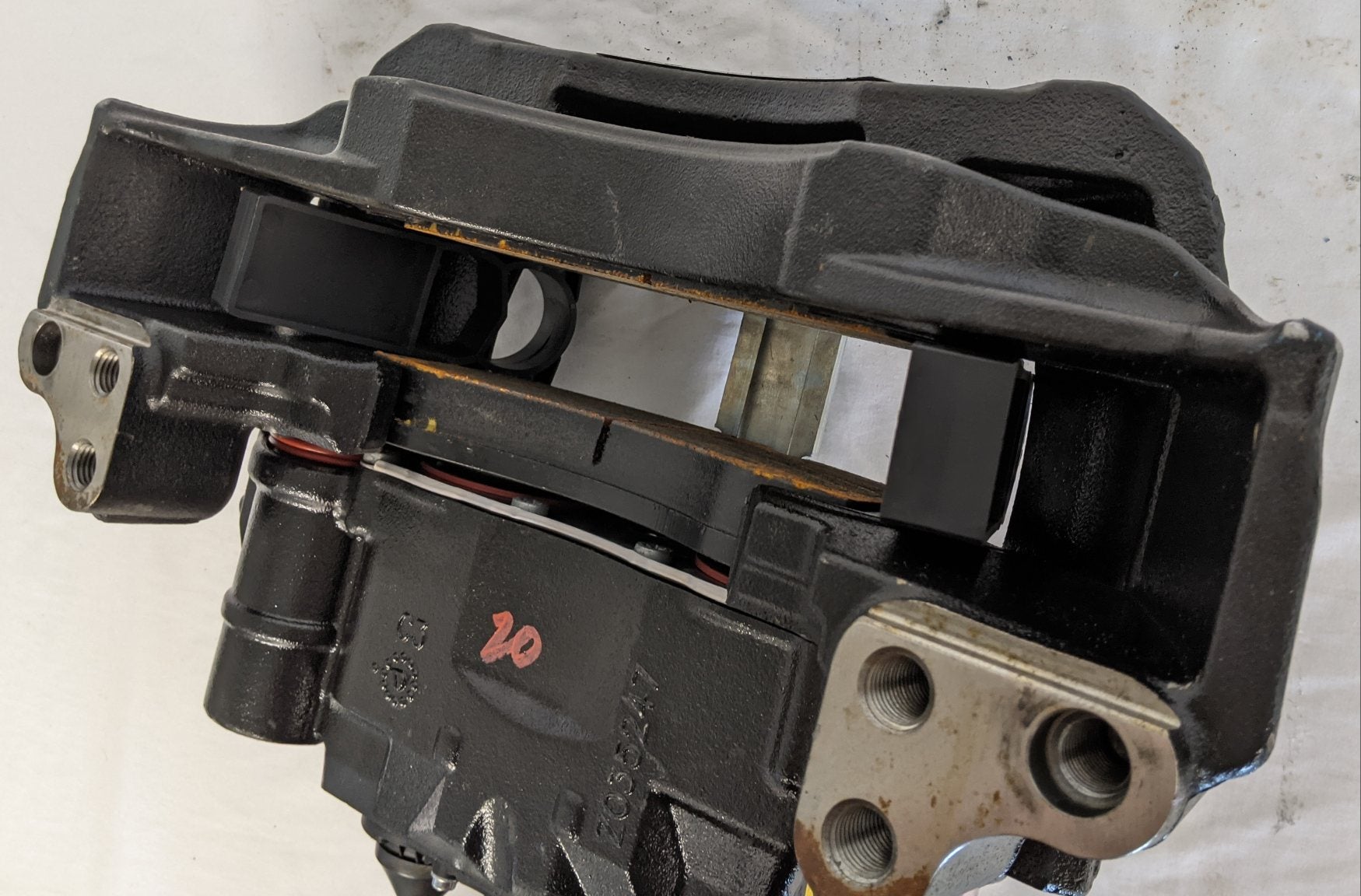 Bendix RH 539, 22X-V Air Disc Brake Caliper & Pads - P/N: BW Bendix RH 539, 22X-V Air Disc Brake Caliper & Pads - P/N: BW