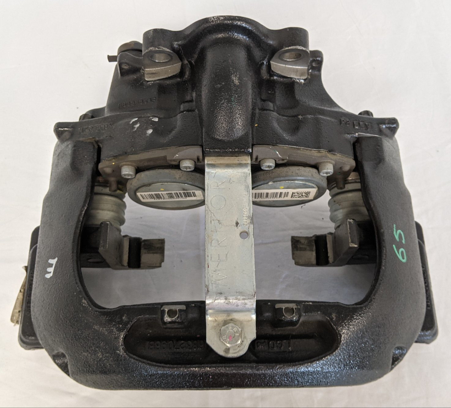 Damaged Meritor RH MA9300 1B10B Air Disc Brake Caliper - P/N TDA EX225L244CG00 (9499468235068)