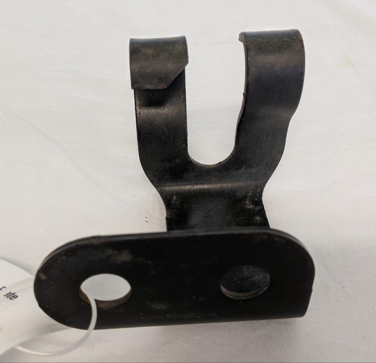 Used Freightliner Deck Plate Retention Spring Bracket - P/N 22-44470-000 (9512802484540)