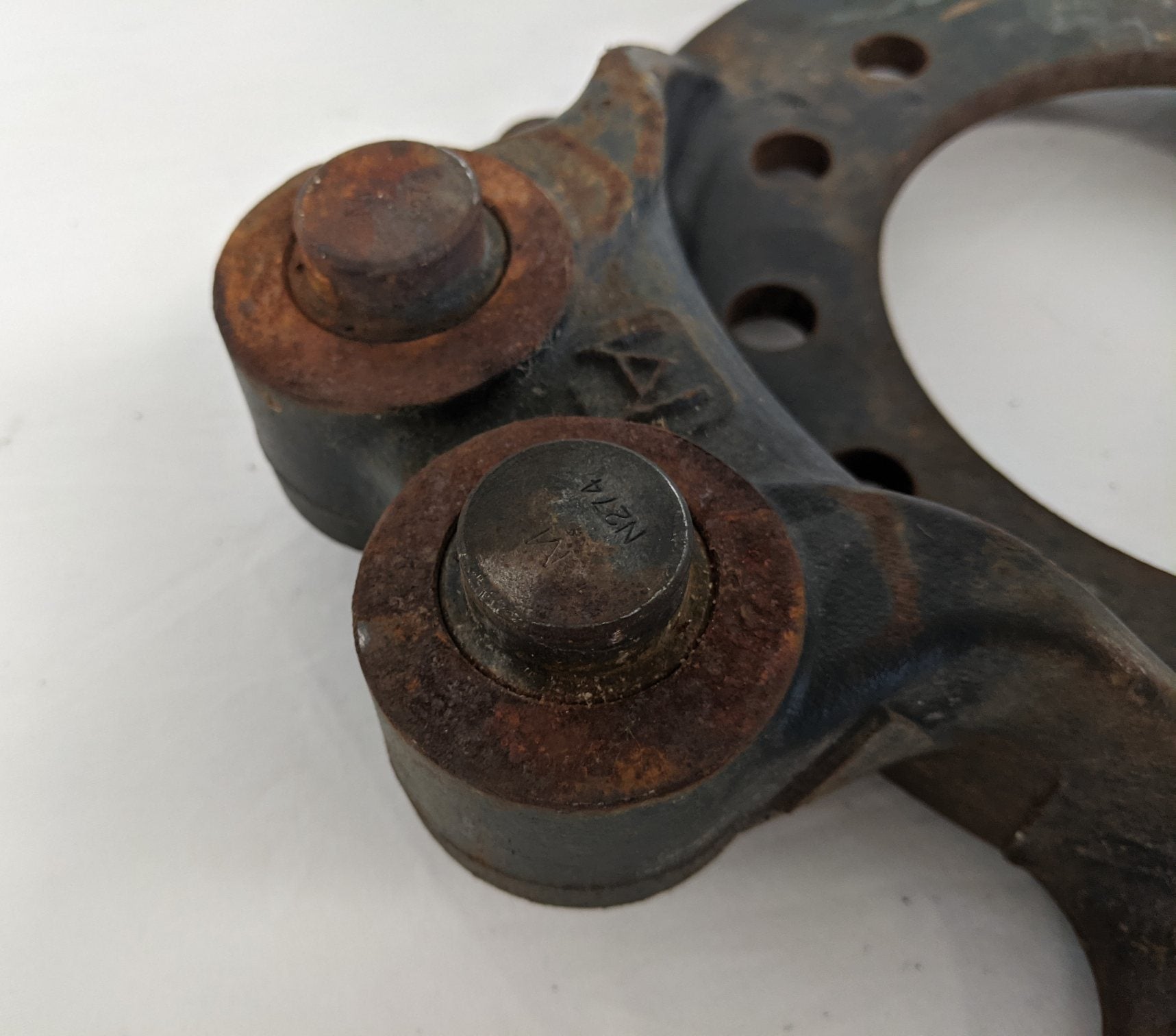 Meritor Cast Iron Front Brake Spider - P/N TDA A2 3211J6016