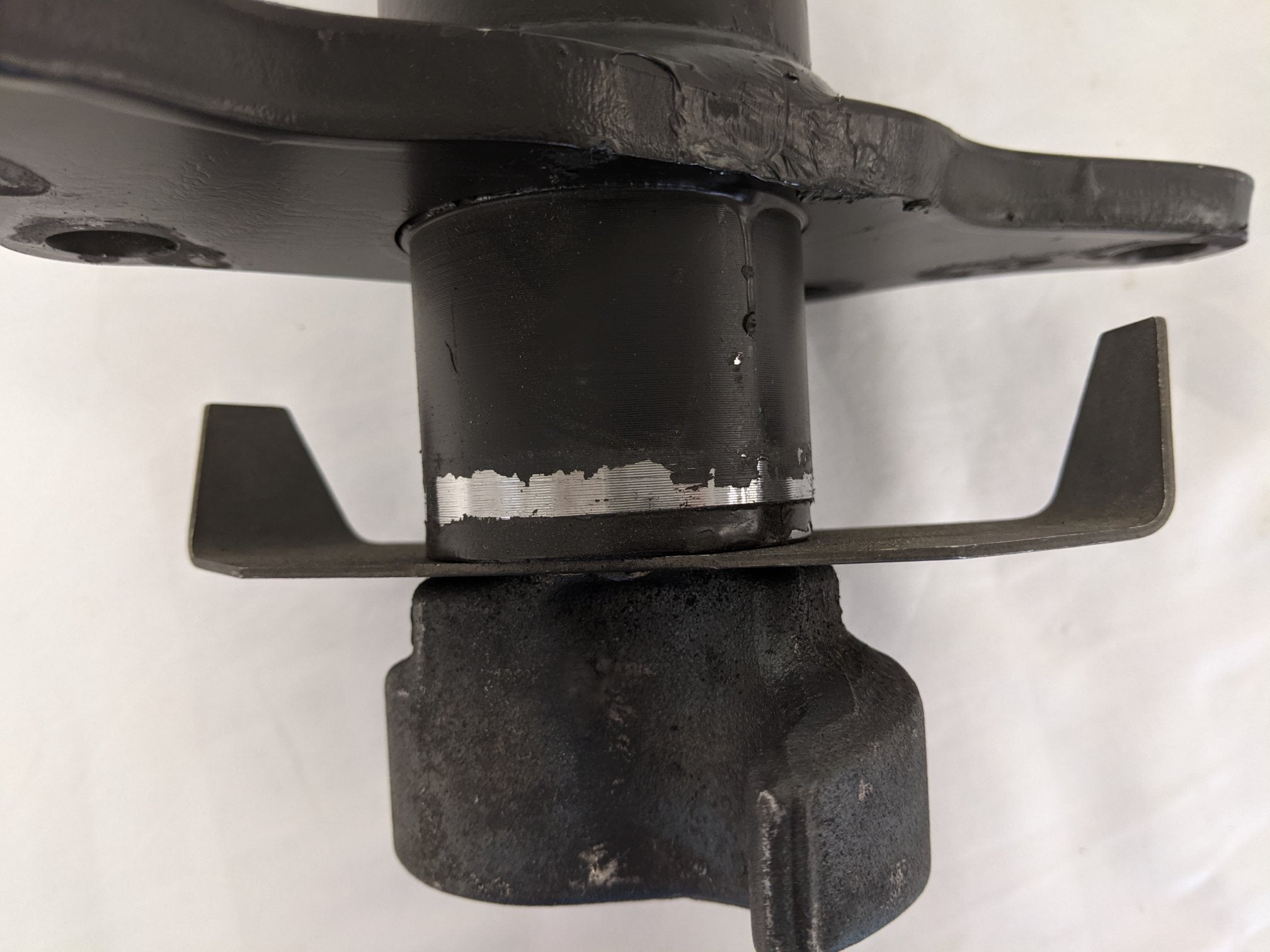 Bendix Brake Camshaft P/N K117661 & Housing P/N K122863