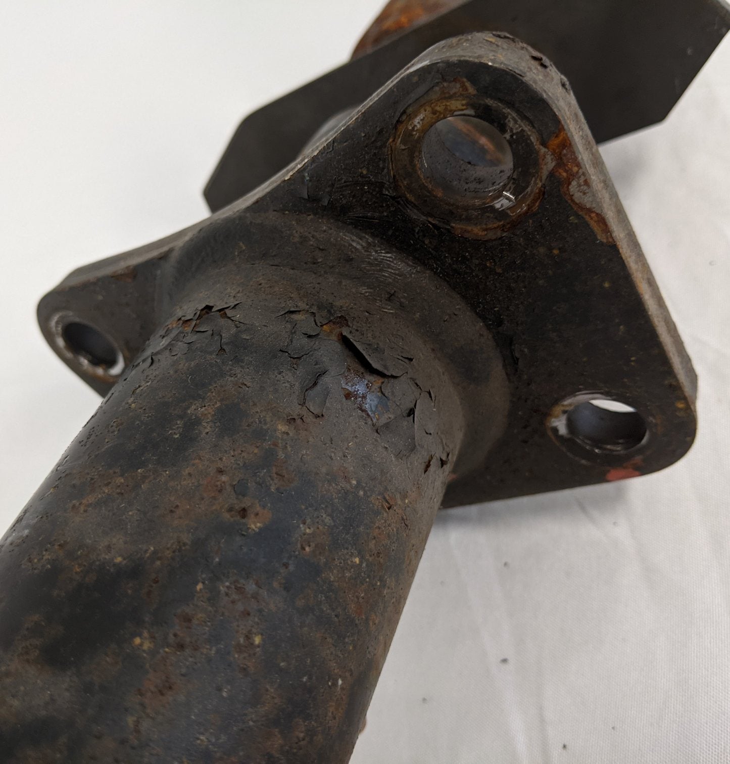 *Rusty New Take Off* Bendix Brake Camshaft P/N 808064  & Housing P/N K050986 (9523642138940)