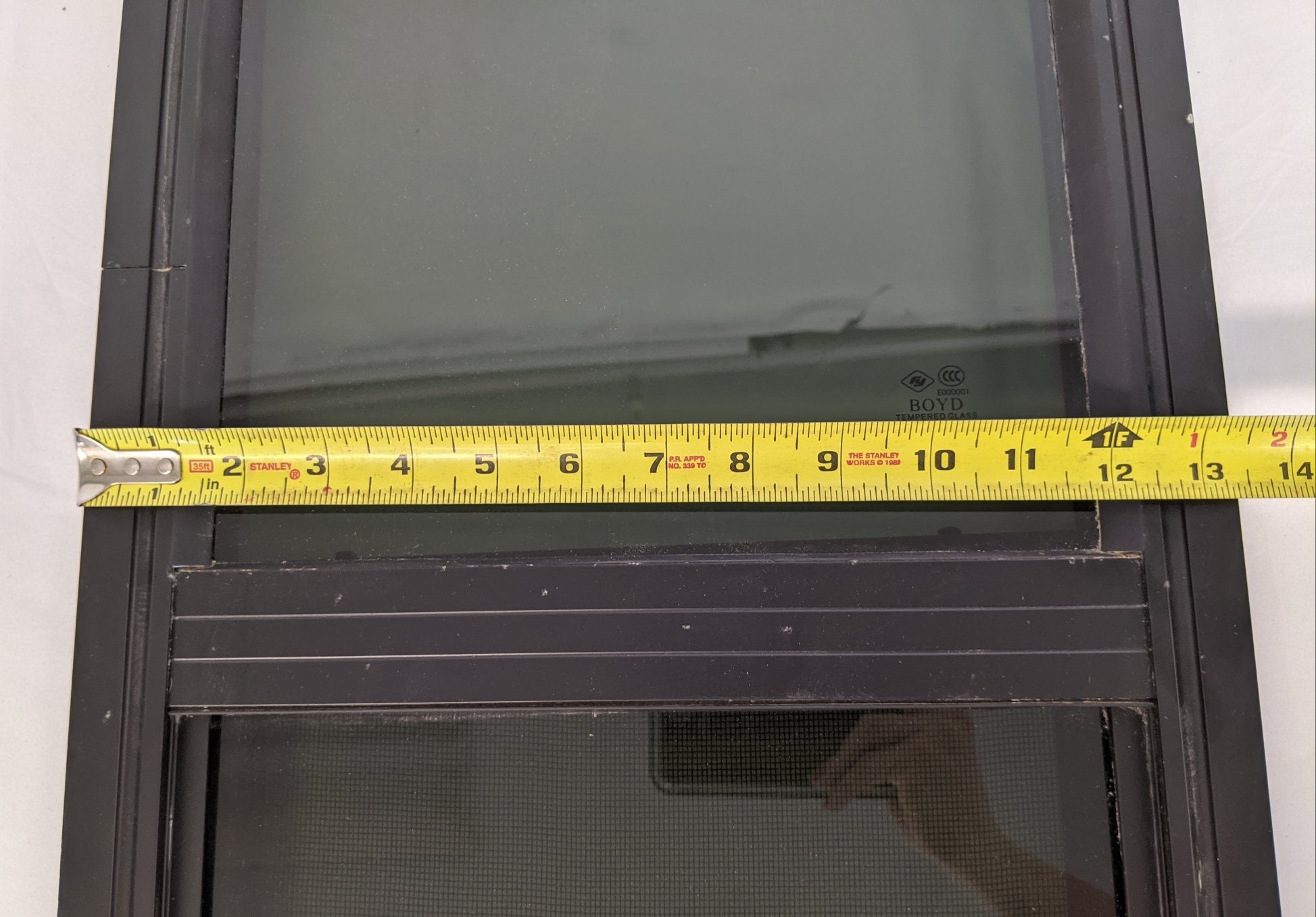 Freightliner Cascadia Side Sleeper Window w/ Retainer - P/N A18-63653-000 (3939768402006)