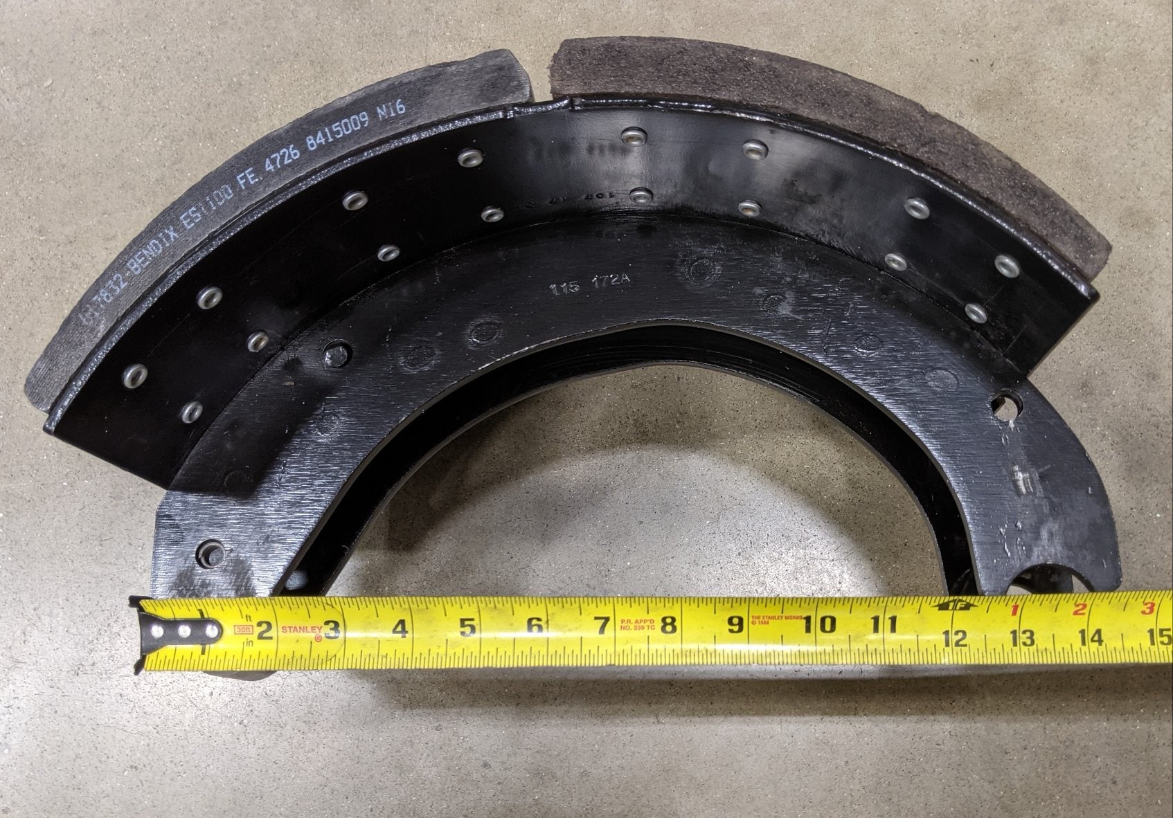 *New Take-Off *2 Sets* Bendix 16.5 4726D ES800 8 ⅝ Brake Shoe Kit - P/N K061952 (9536715063612)