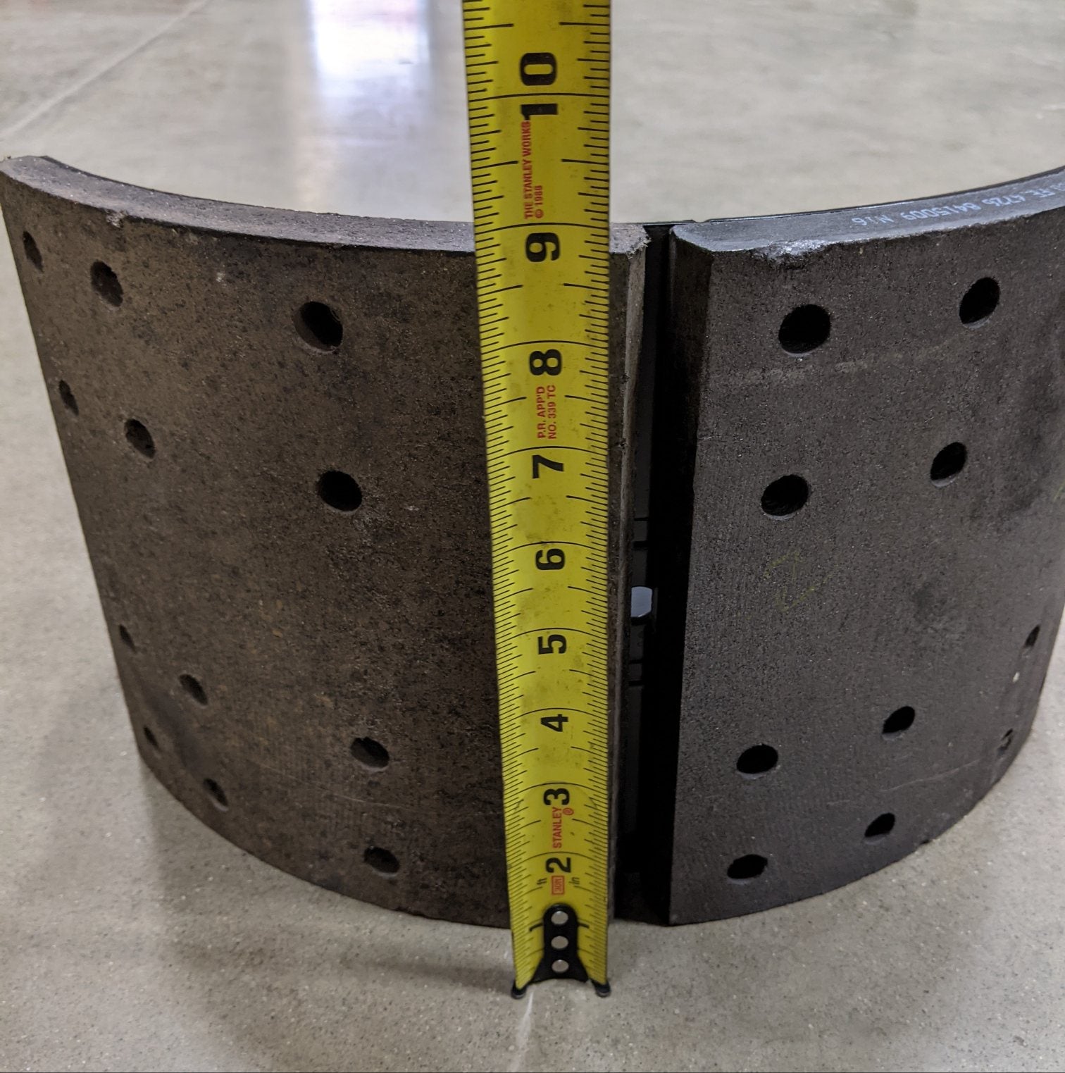 *New Take-Off *2 Sets* Bendix 16.5 4726D ES800 8 ⅝ Brake Shoe Kit - P/N K061952 (9536715063612)