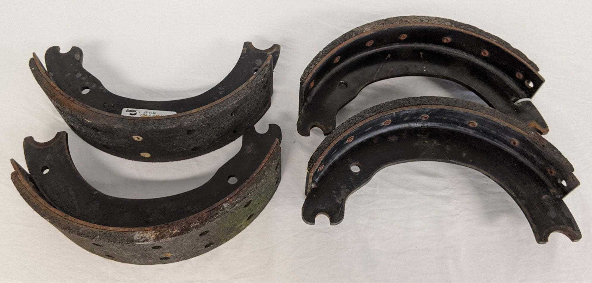 *New Take Off *2 Sets* Bendix 15"  1443E 4" Brake Shoe Kit - P/N BW 818570 (9543718011196)