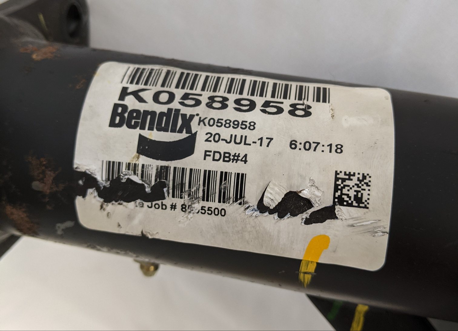 *New Take Off* Bendix Brake Camshaft P/N 806527 & Housing P/N K063069 (9553587929404)