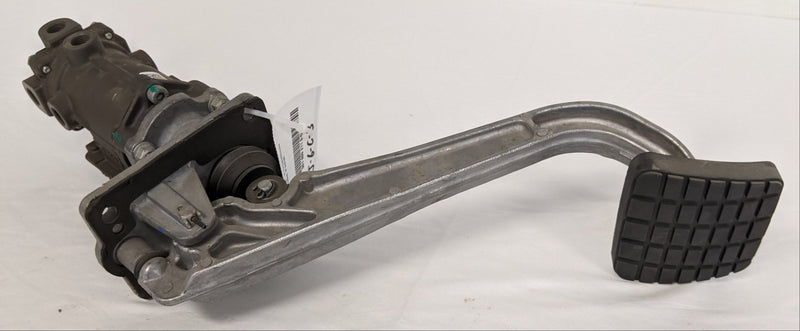 Damaged Plug* Freightliner Foot Brake Pedal - P/N 9618992110