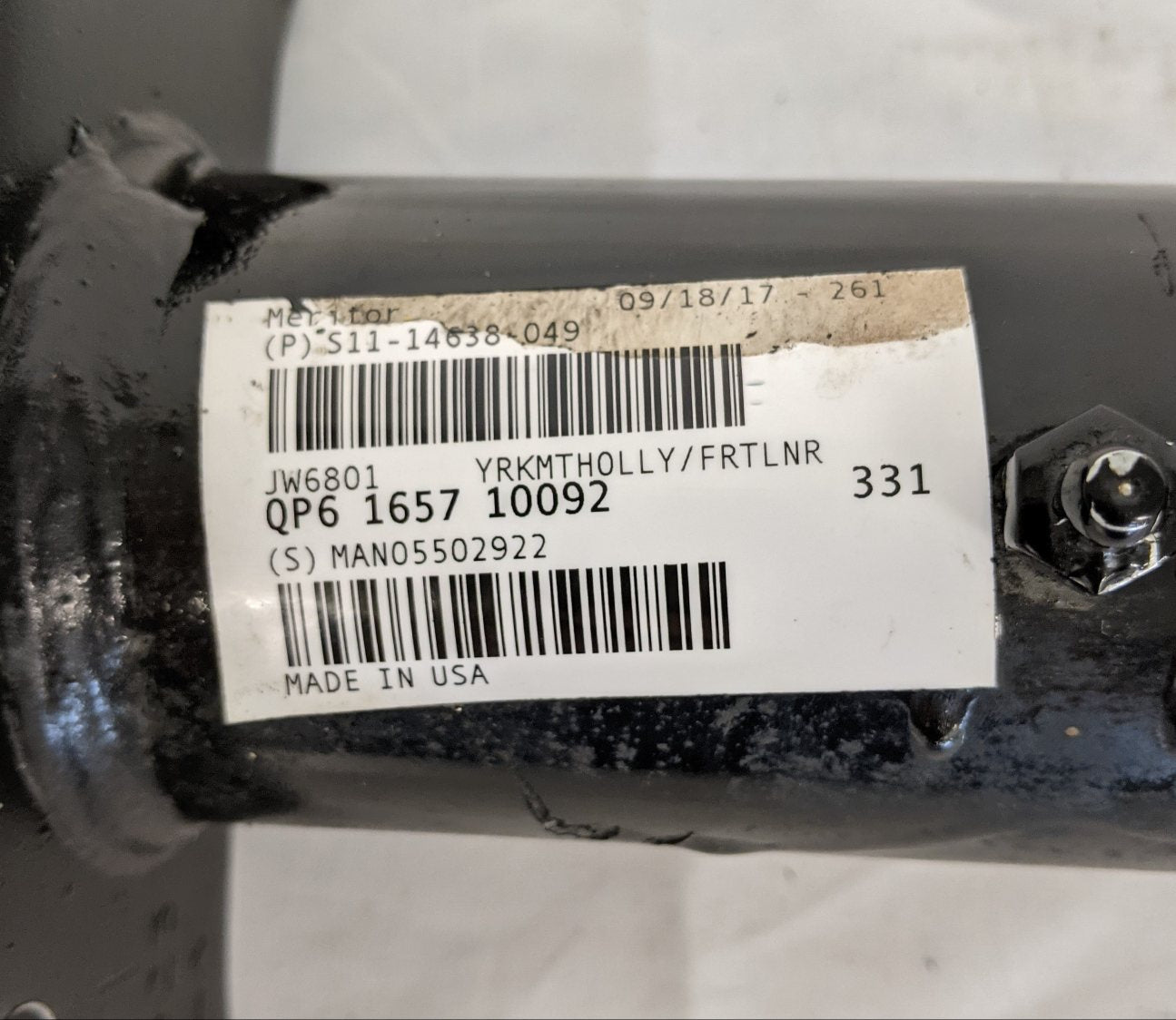 Meritor Brake Camshaft 2210Z7696 & Housing P/N E19 3299U5195