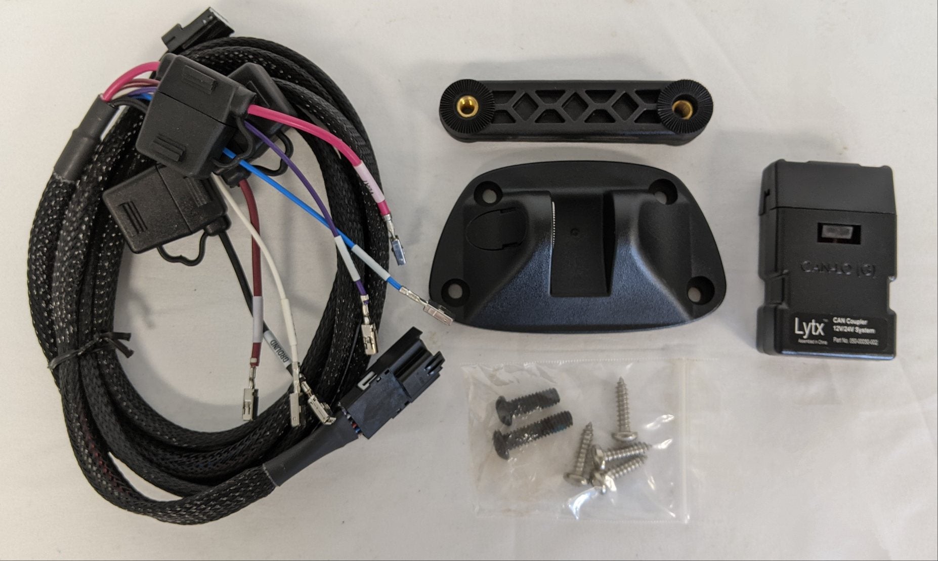 Lytx SV2 Hardware Compatibility Kit, Freightliner Cascadia - P/N  PER-CAT-0105 (6567290503254)