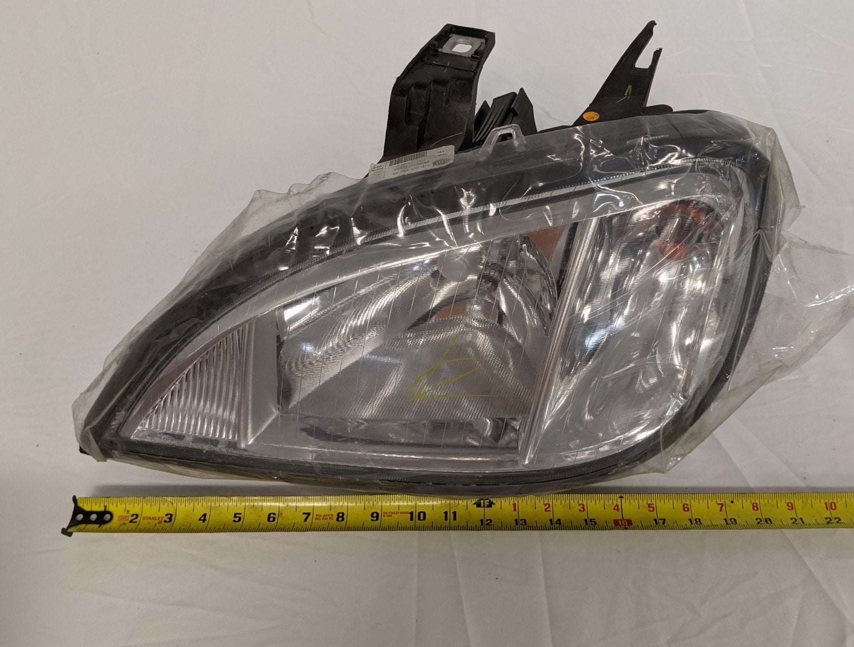 Freightliner Left Hand Headlight Assembly - P/N  A06-51062-002 (3939706110038)