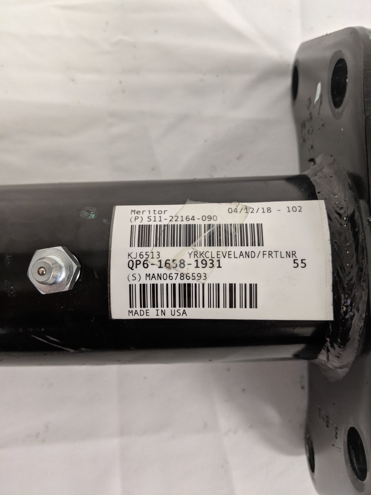 *New Take Off* Meritor Brake Camshaft P/N 2210D7648 & Housing P/N U75 3299Q6257 (9606287491388)