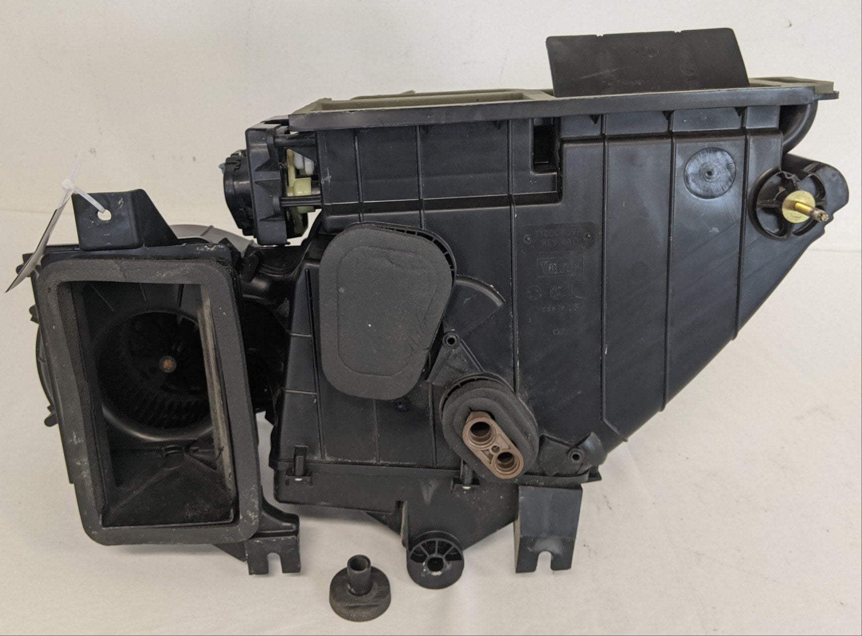 Damaged Freightliner M2 Cab HVAC HEATER ONLY Assembly  - P/N  A22-62757-002 (9619428016444)