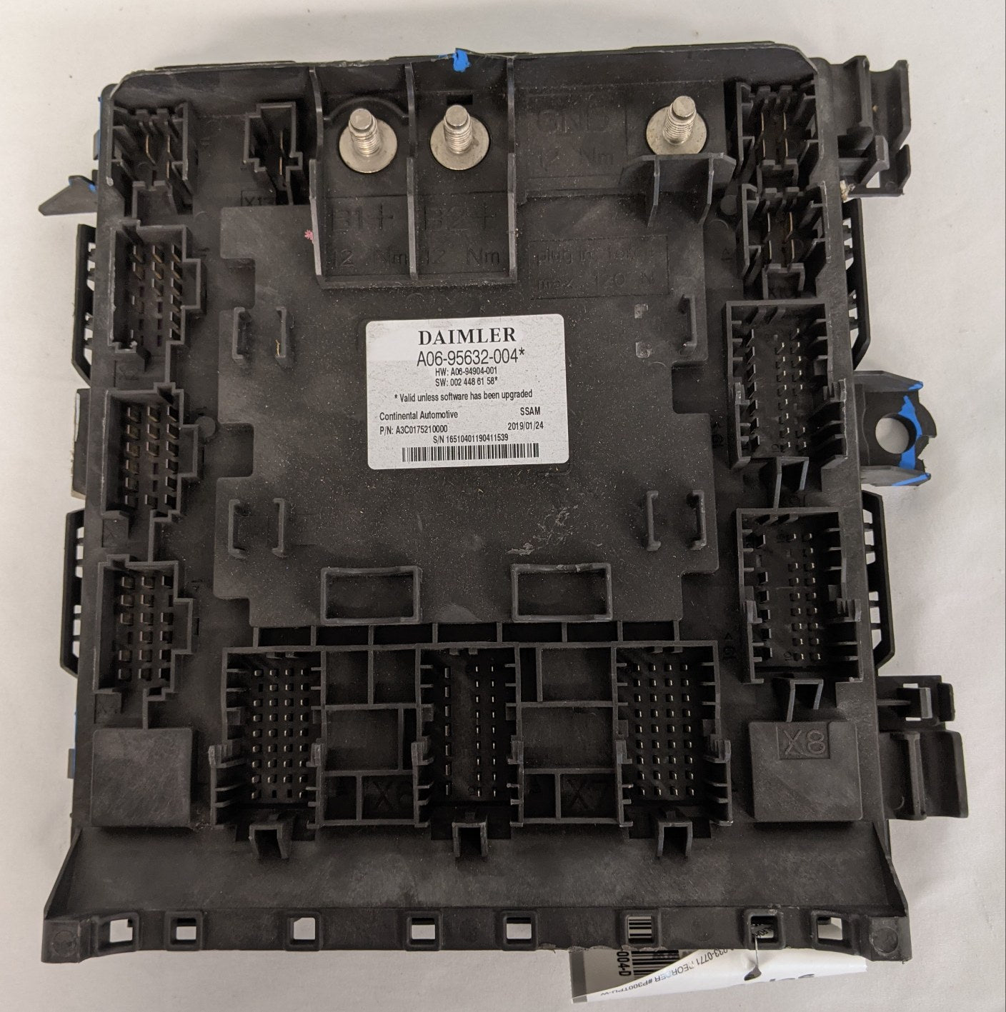 Damaged Freightliner 12 Volt SSAM Config Body Controller - P/N  A06-95632-004 (9580250071356)