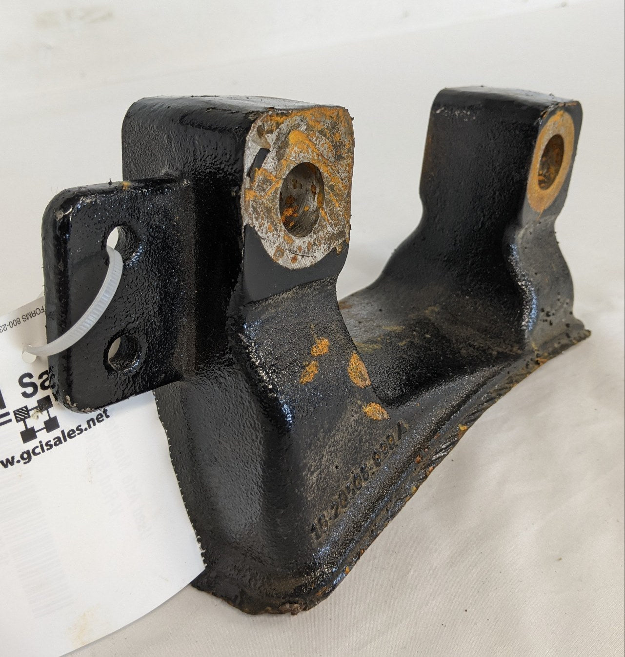 Used Axle Mounted Steel V-Rod Bracket - P/N 16-20506-000 (9638994936124)