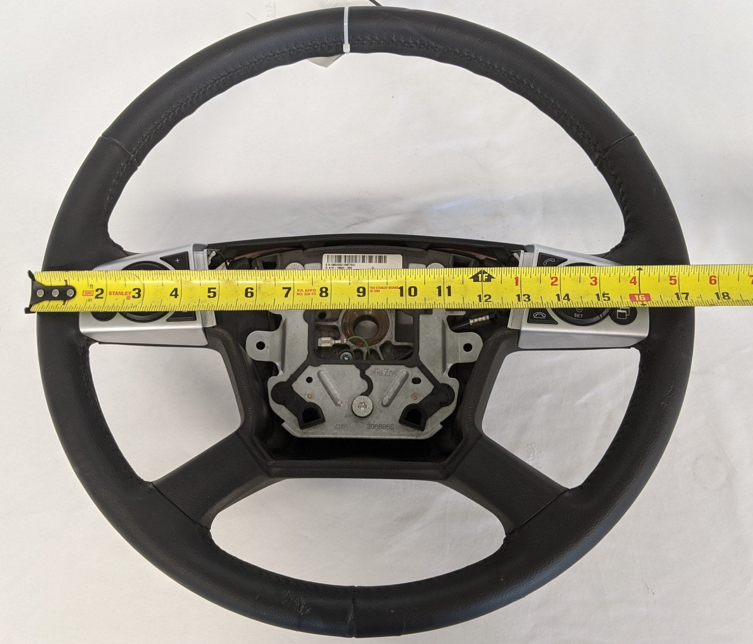 Freightliner Leather 18" Steering Wheel *Damaged* - P/N  A14-19622-002 (4550937673814)