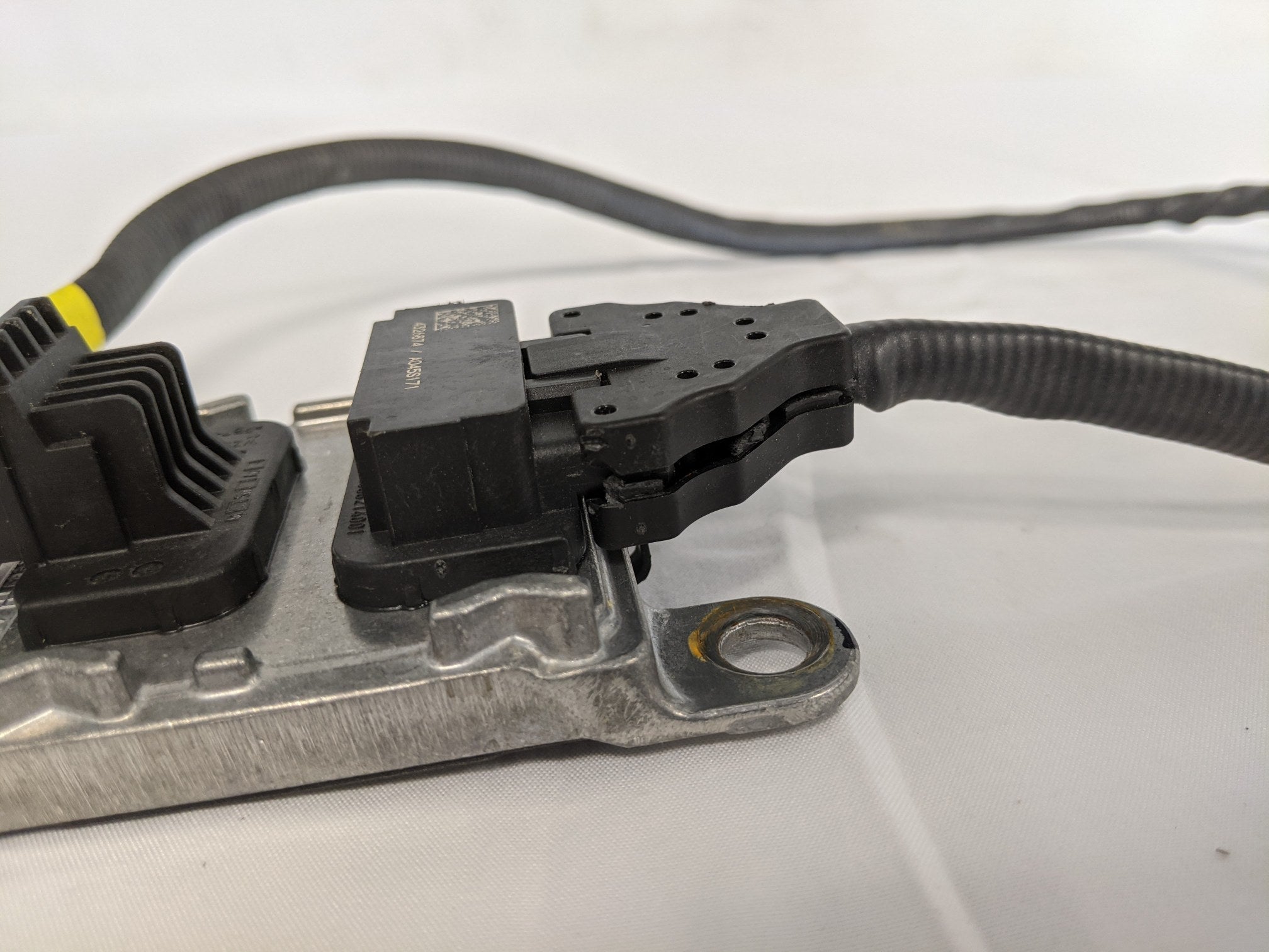 Damaged Cummins Nitrogen Oxide Sensor - P/N 4326874 (9655273619772)