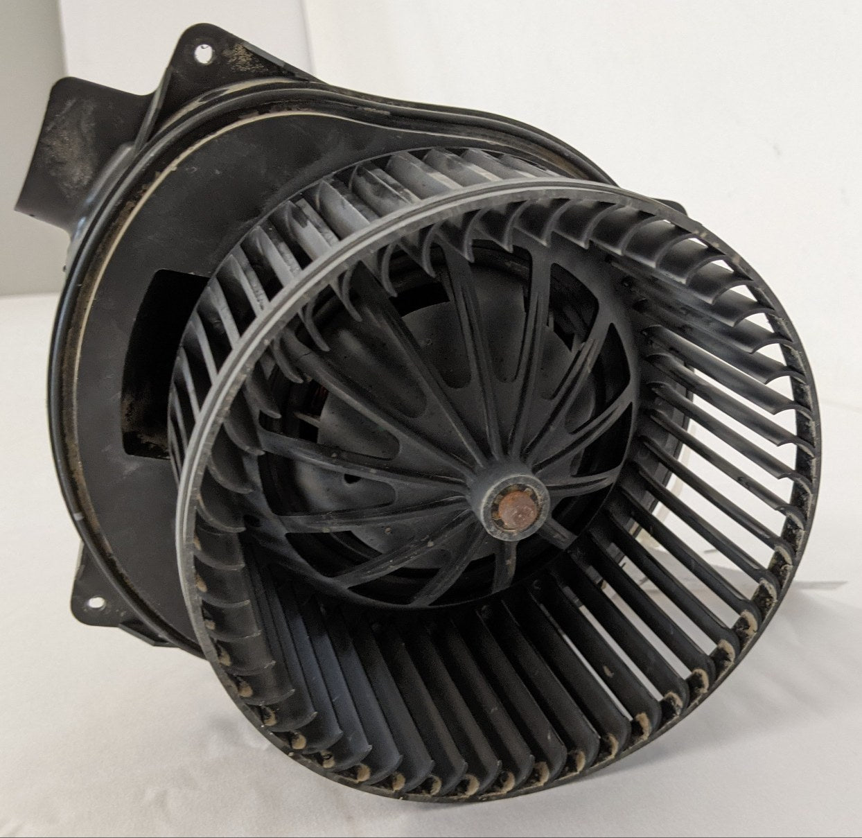 Used Freightliner Columbia BEHR HVAC Brushless Blower Motor  - P/N P3086001 (9651662389564)